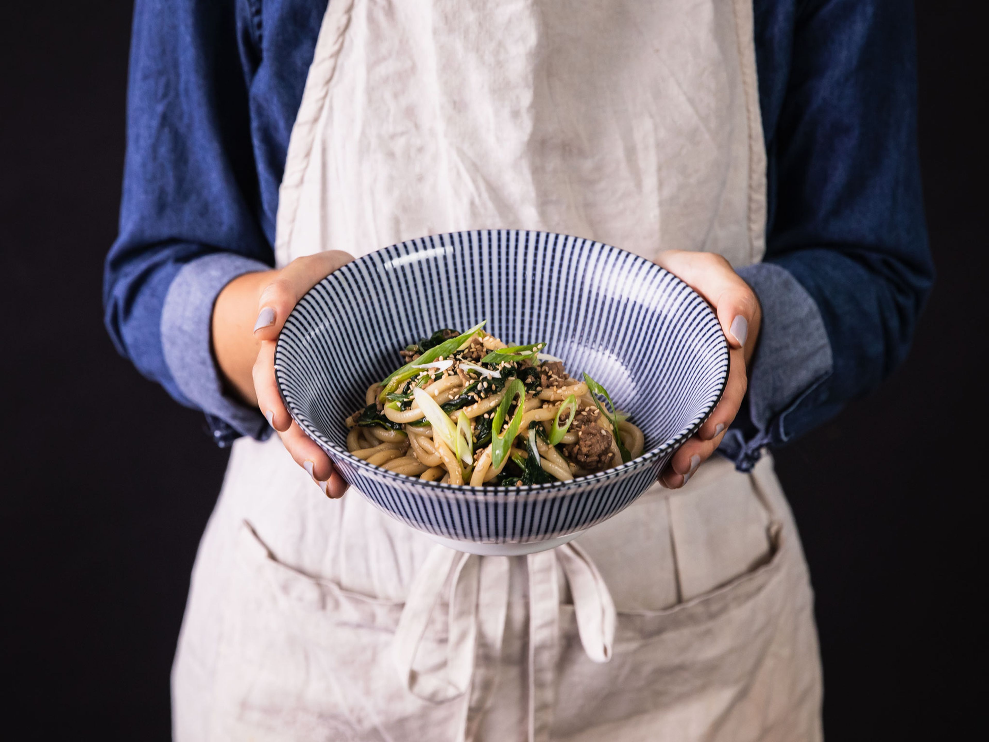 Gebratene Udon-Nudeln mit Rindfleisch mit 5 Zutaten