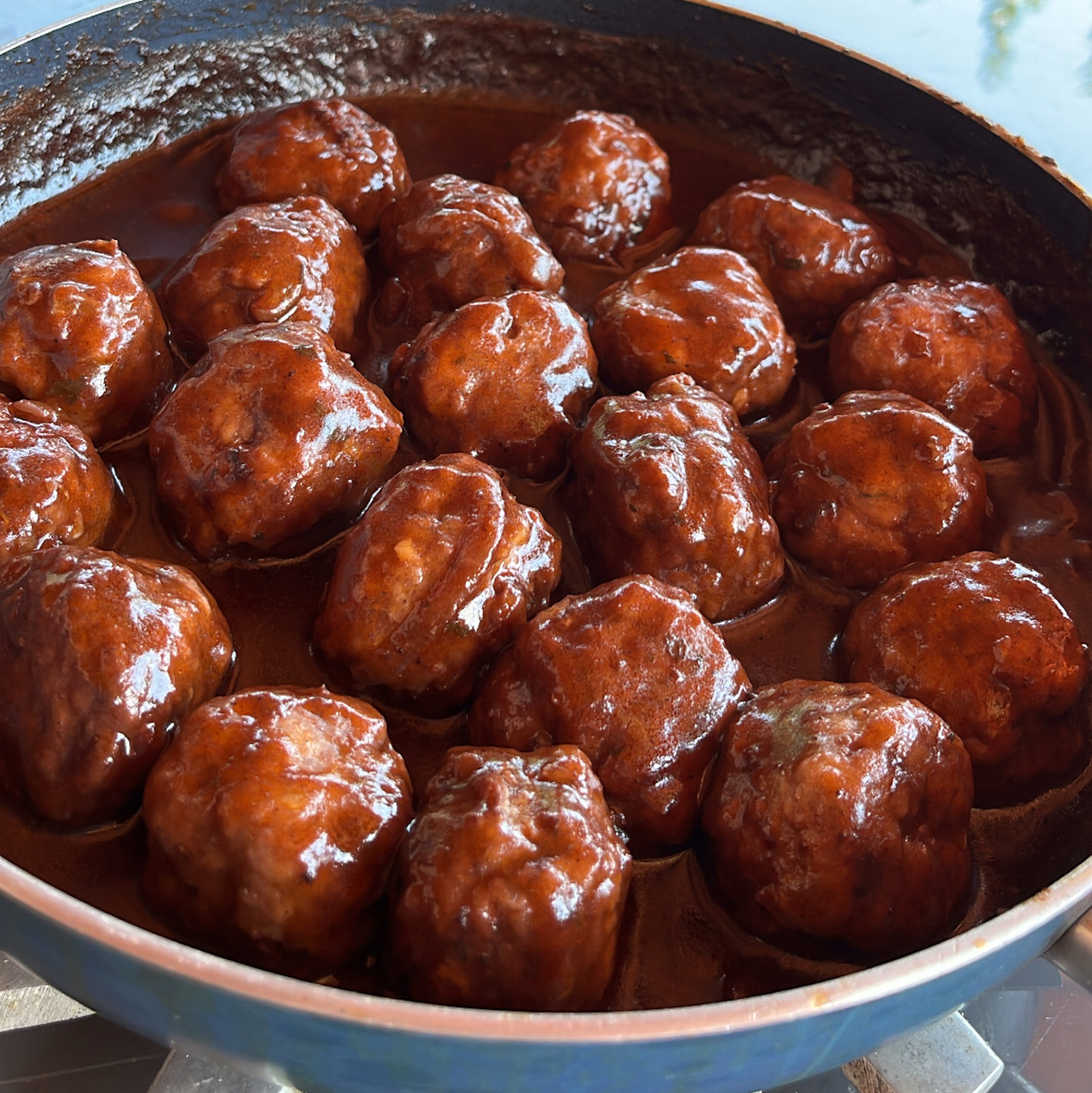 Meatball with wine sauce