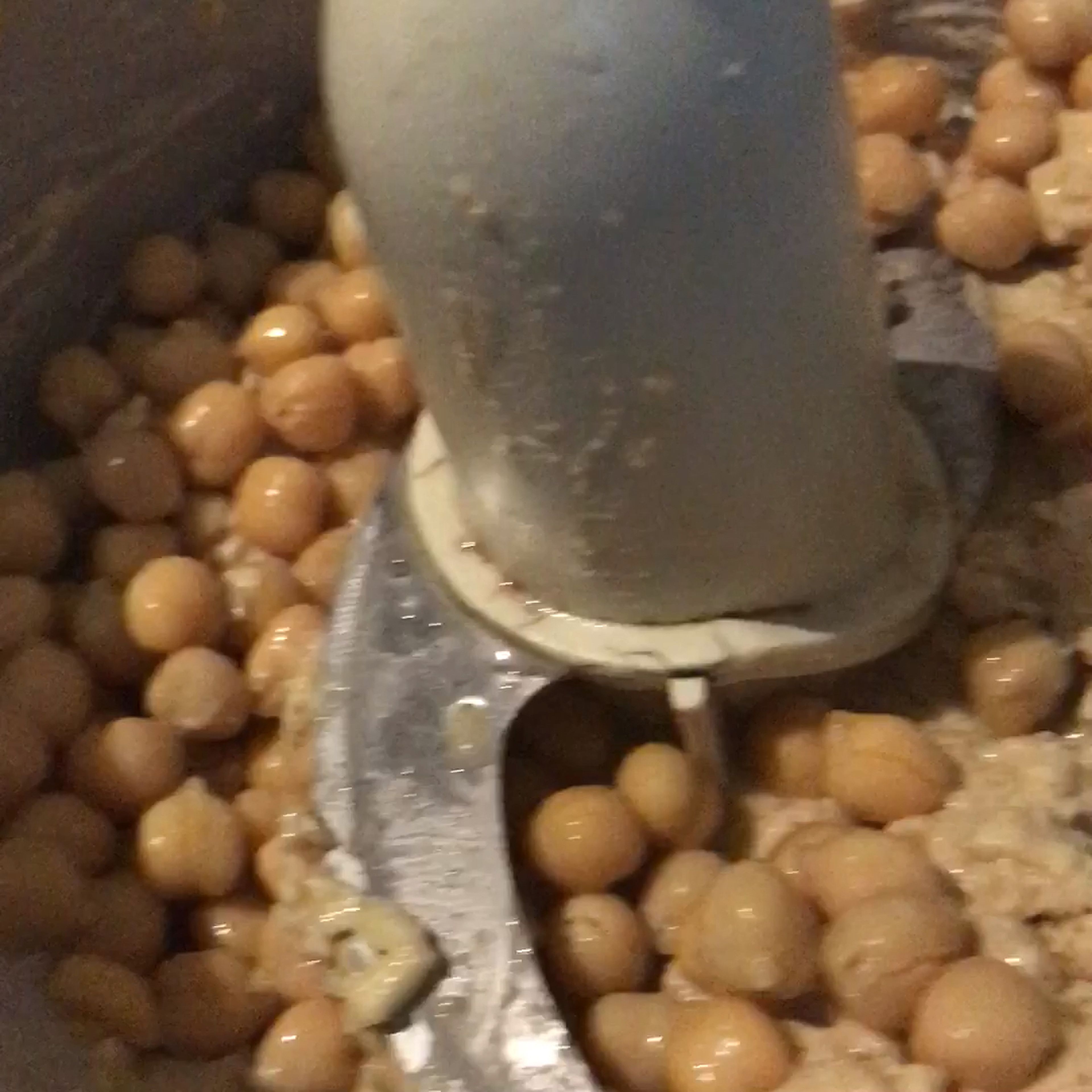 Just add in the rest of the chickpeas and process until nice and smooth. Pour in the water while it’s blending to keep it smooth.