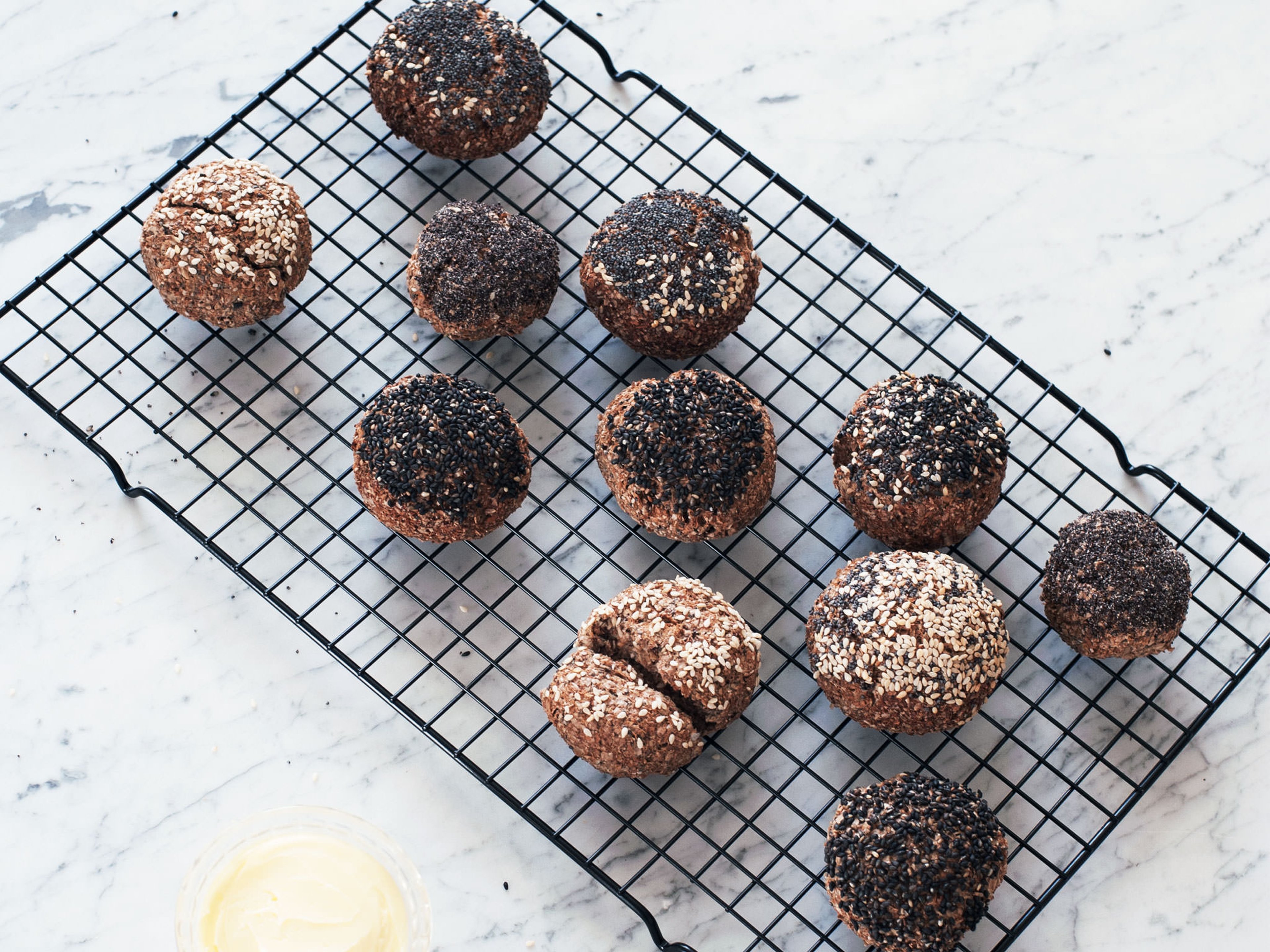Low-carb rolls
