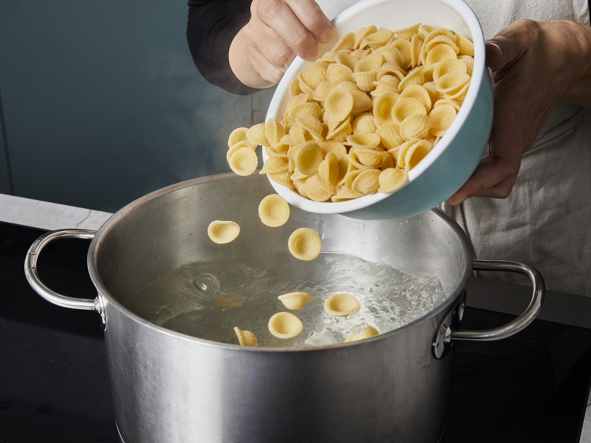 5-Zutaten Pasta mit würzigen Kichererbsen und Zitrone | Rezept ...