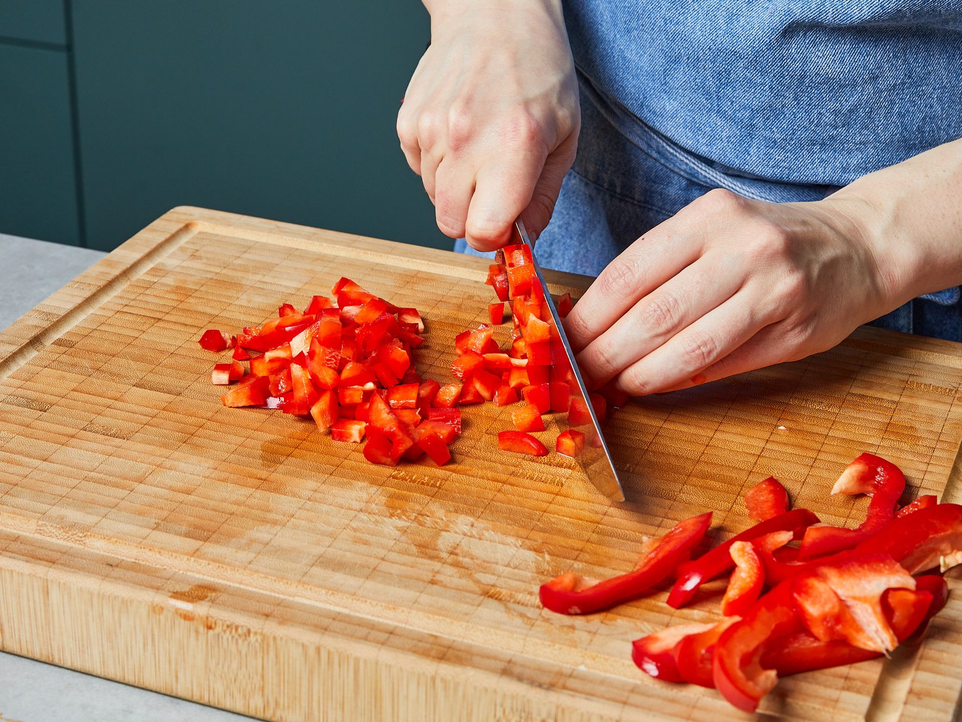Cremiges Paprikahuhn mit Eiernudeln (Paprikasch) | Rezept | Kitchen Stories