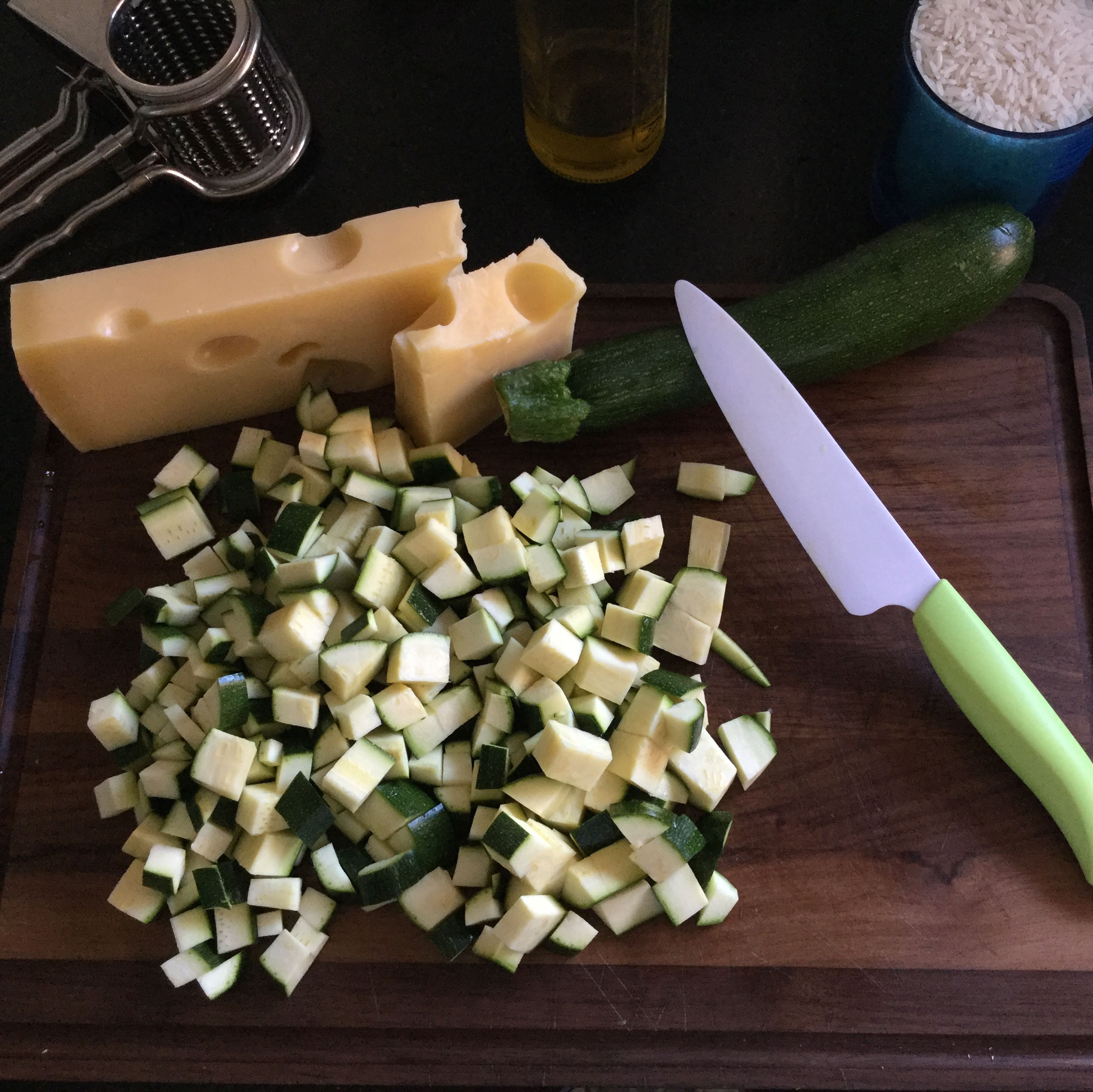 Cut the zucchinis