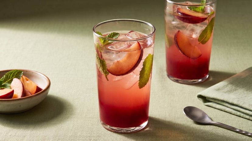 Fruchtige Pflaumenlimonade ganz einfach selbst machen