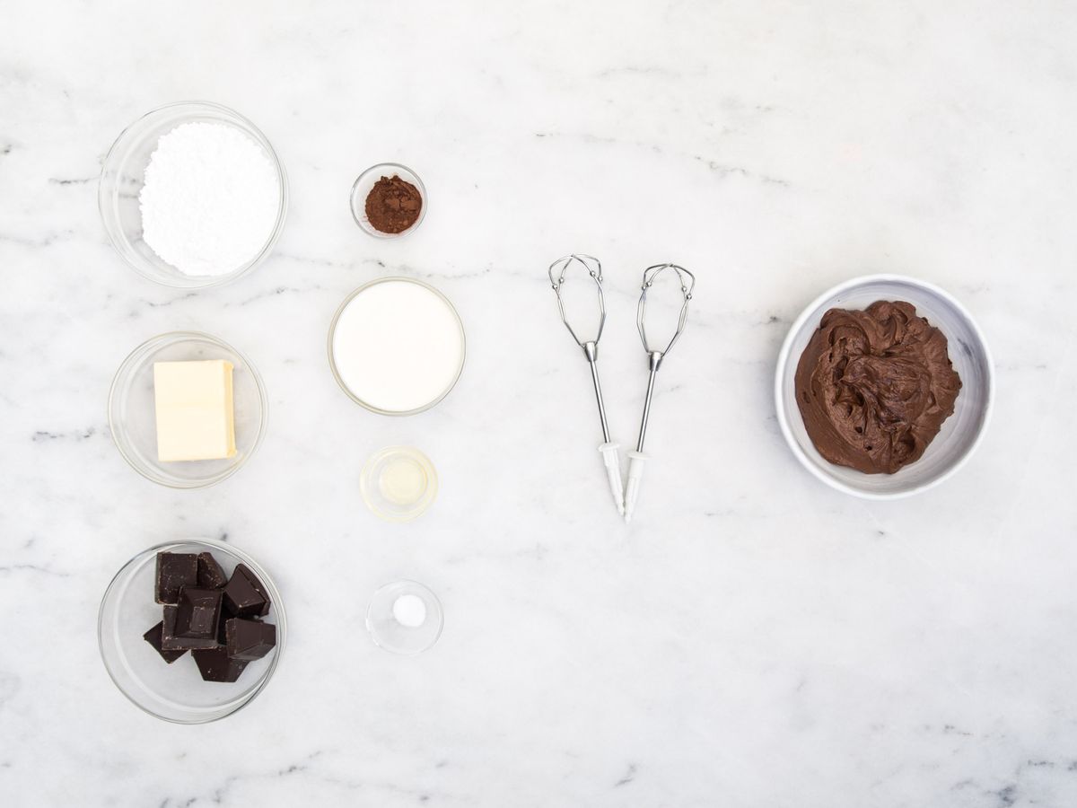 Homemade fudge frosting | Recipe | Kitchen Stories