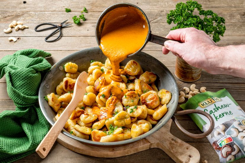 Vegane Gnocchi mit "Käsesauce"