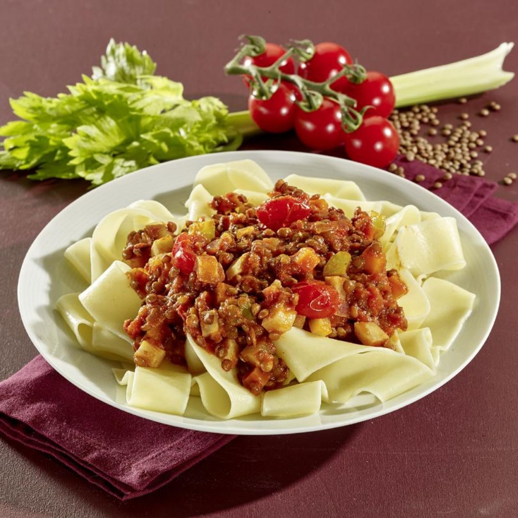 Linsen-Bolognese mit Sommergemüse (vegan)