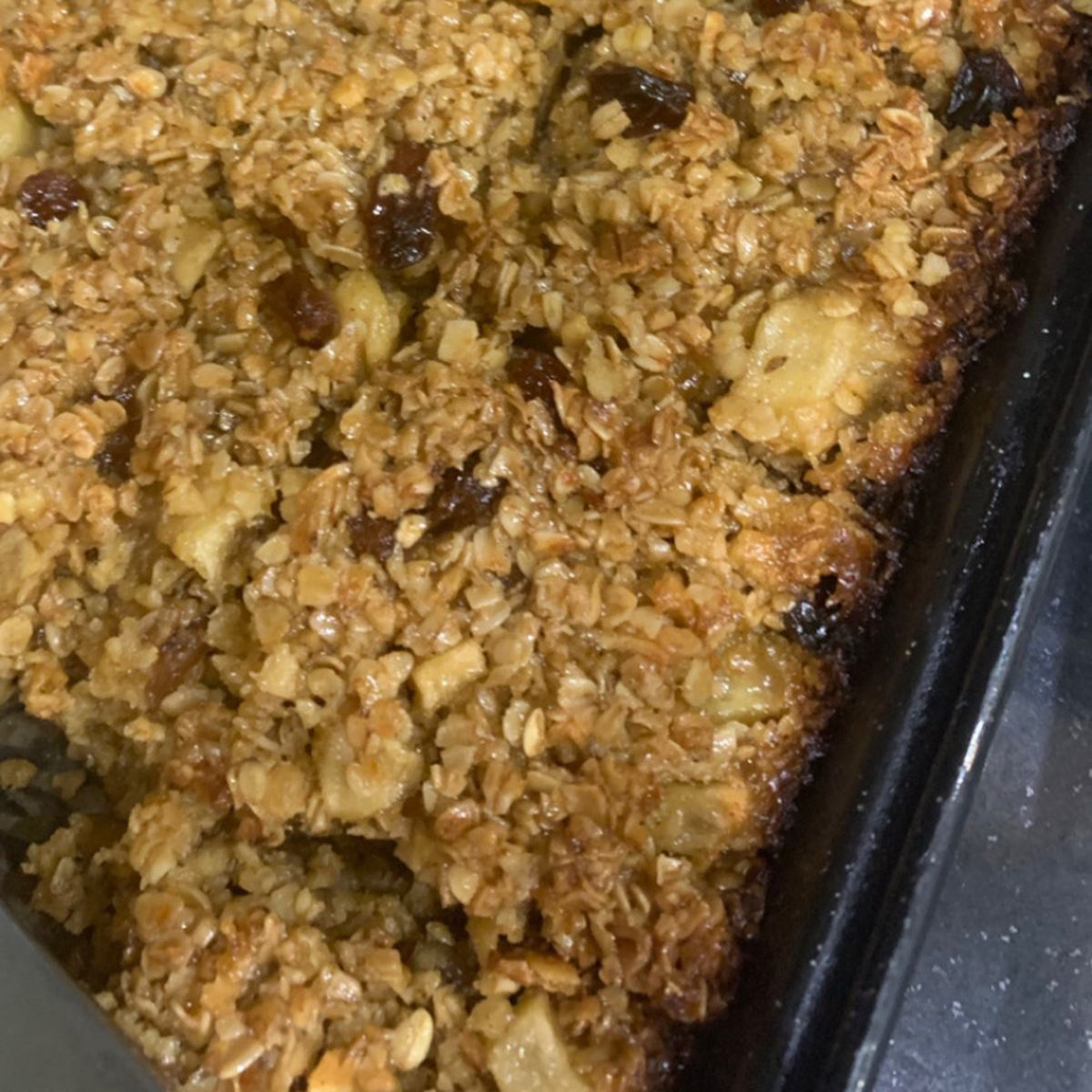 Apple and raisin flapjack | Recipe | Kitchen Stories