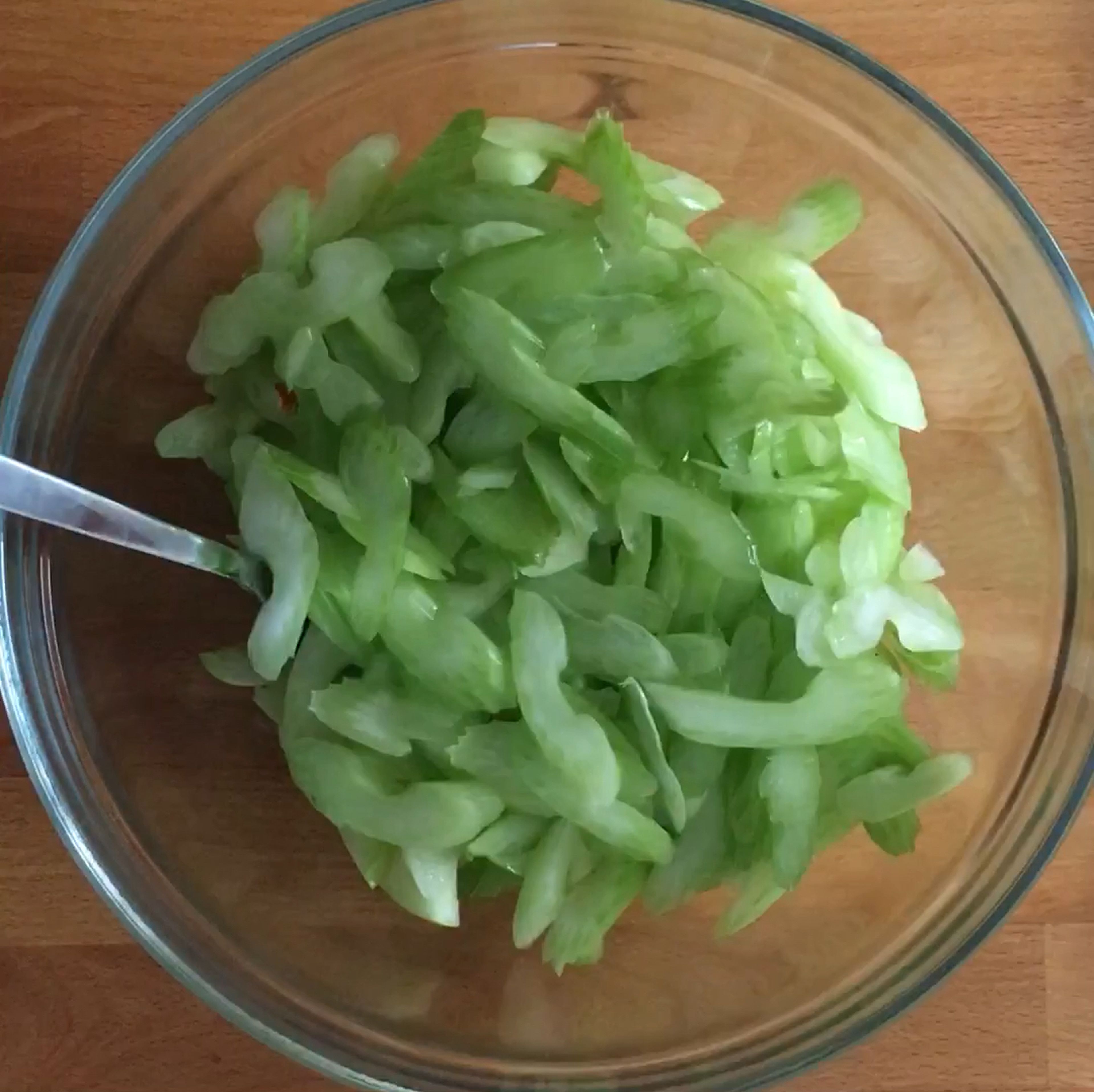 Drain the celery and pat dry, then add to the bowl with the apple slices and dressing. Add the cranberries and almonds and toss to combine. Taste and season with more salt and pepper and olive oil if needed.