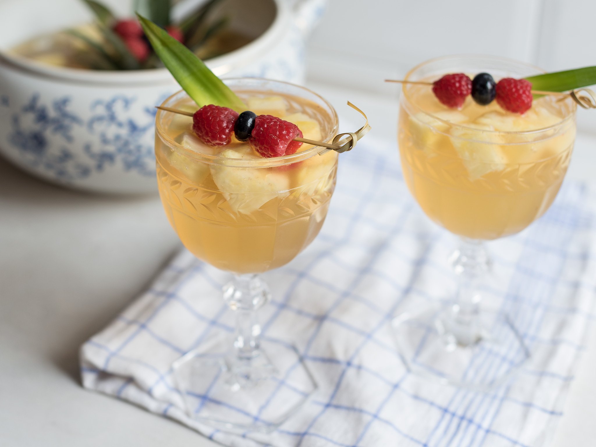 Ananas-Bowle | Rezept | Kitchen Stories