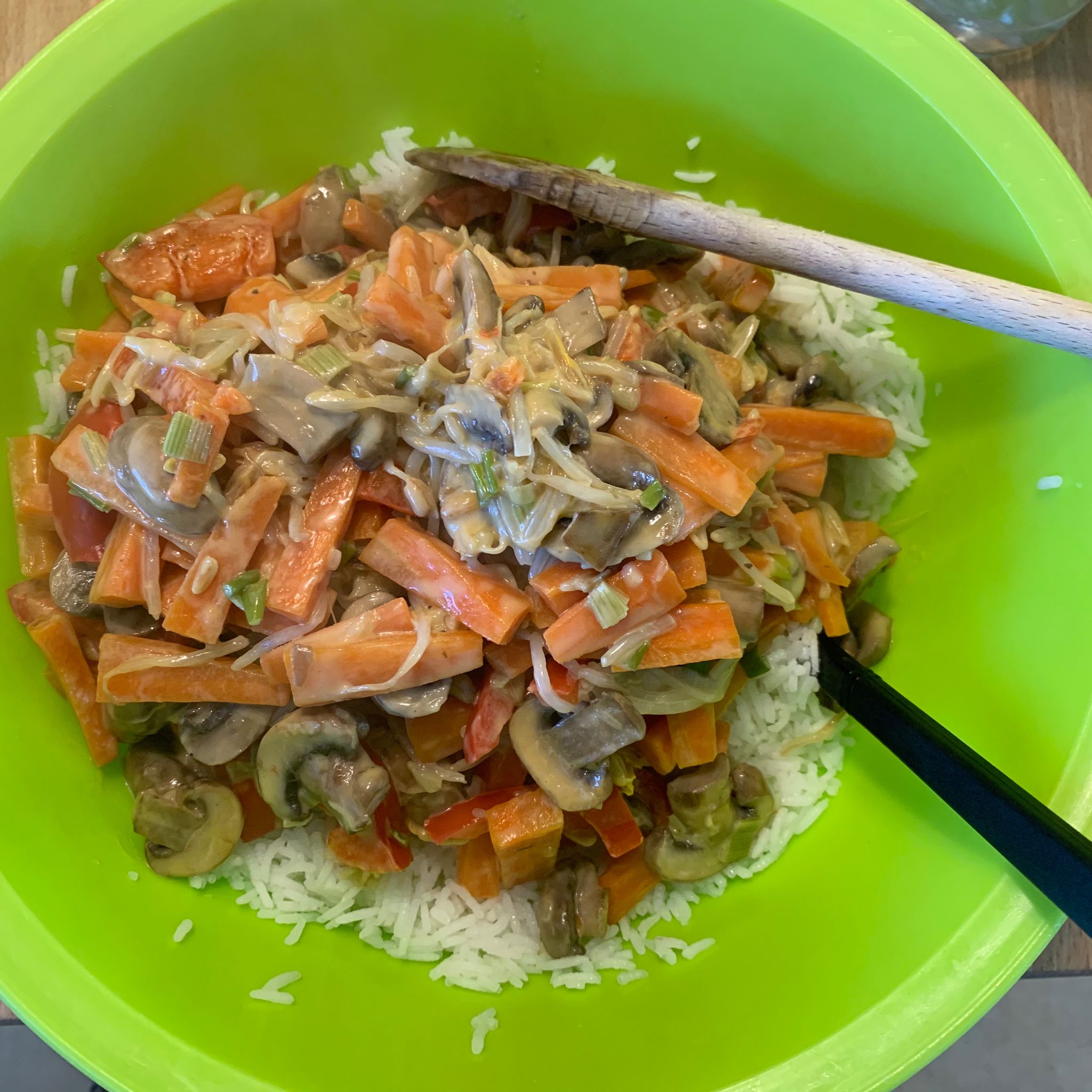 Asiatischer Reissalat | Rezept | Kitchen Stories