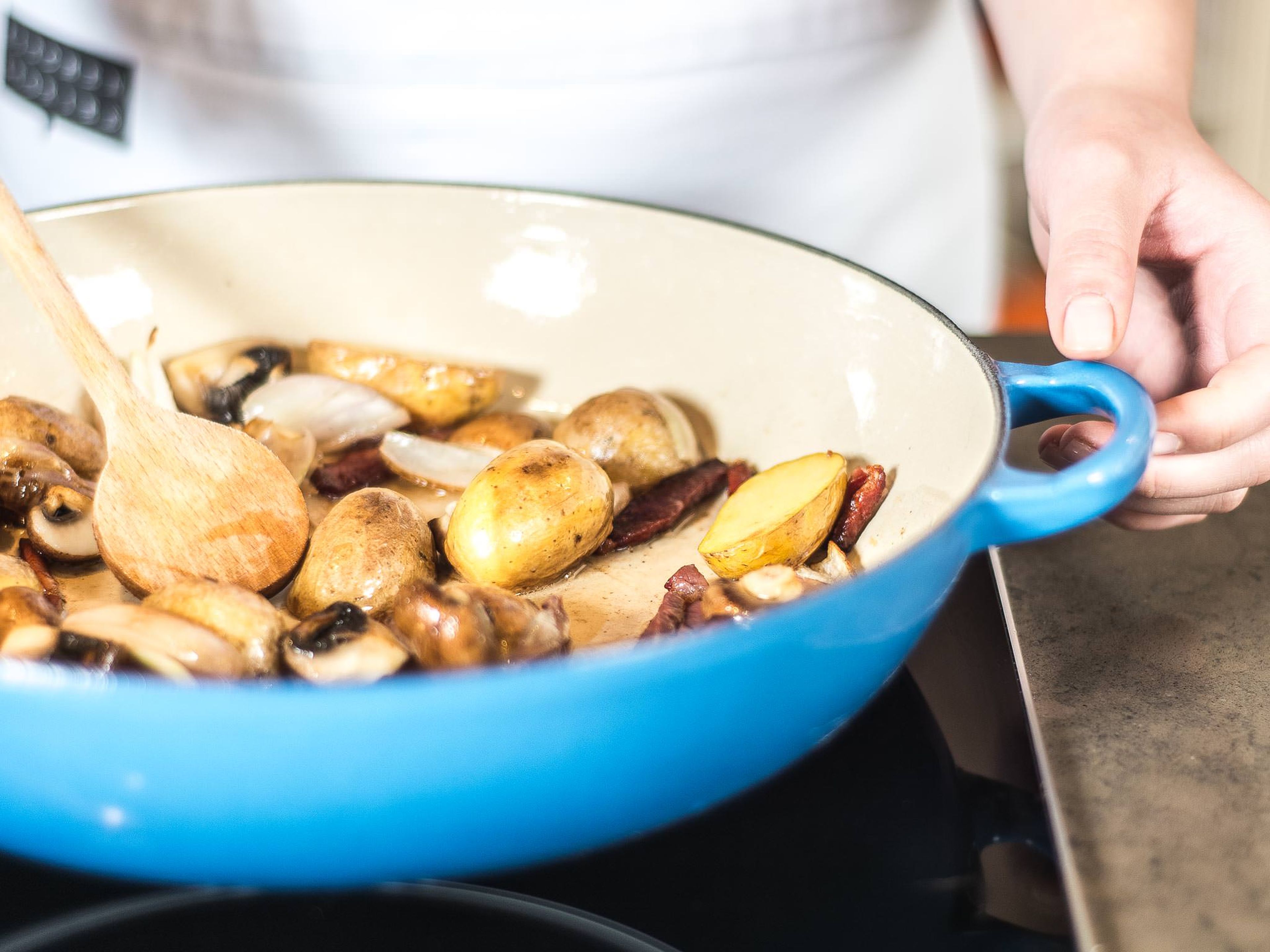 Melt butter in a sauce pan and sauté bacon, mushrooms, shallots and potatoes, lightly season with salt and pepper. Then remove from pan and put aside.