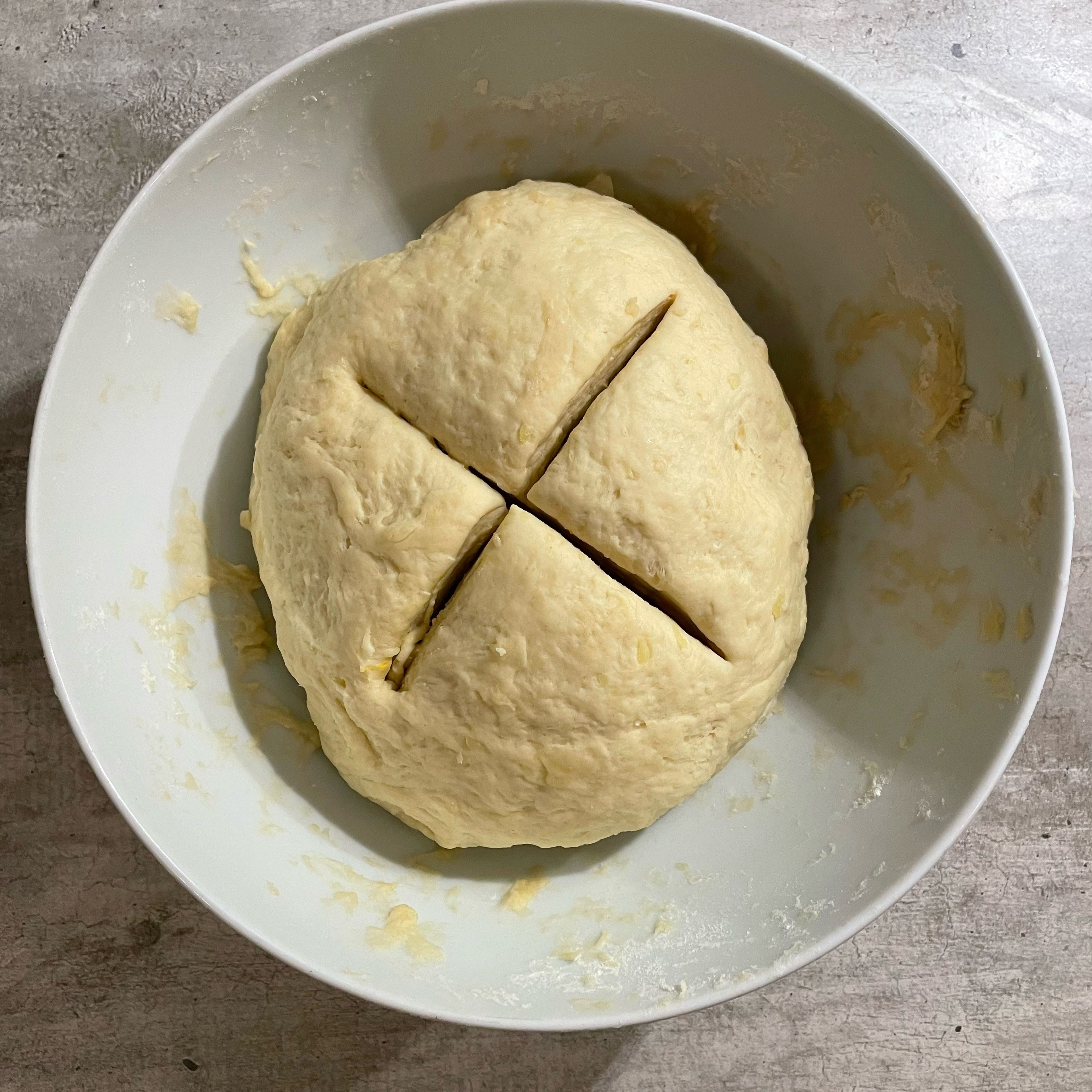 Mix the ingredients and then knead with your hands until obtaining a soft and compact dough. Cover the bowl with a clean cloth and let the dough rest for at least 4 hours (ideally overnight). You can store it in a dry place (for example your turned off oven).