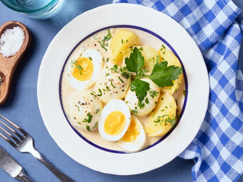 Classic German mustard eggs (Senfeier)
