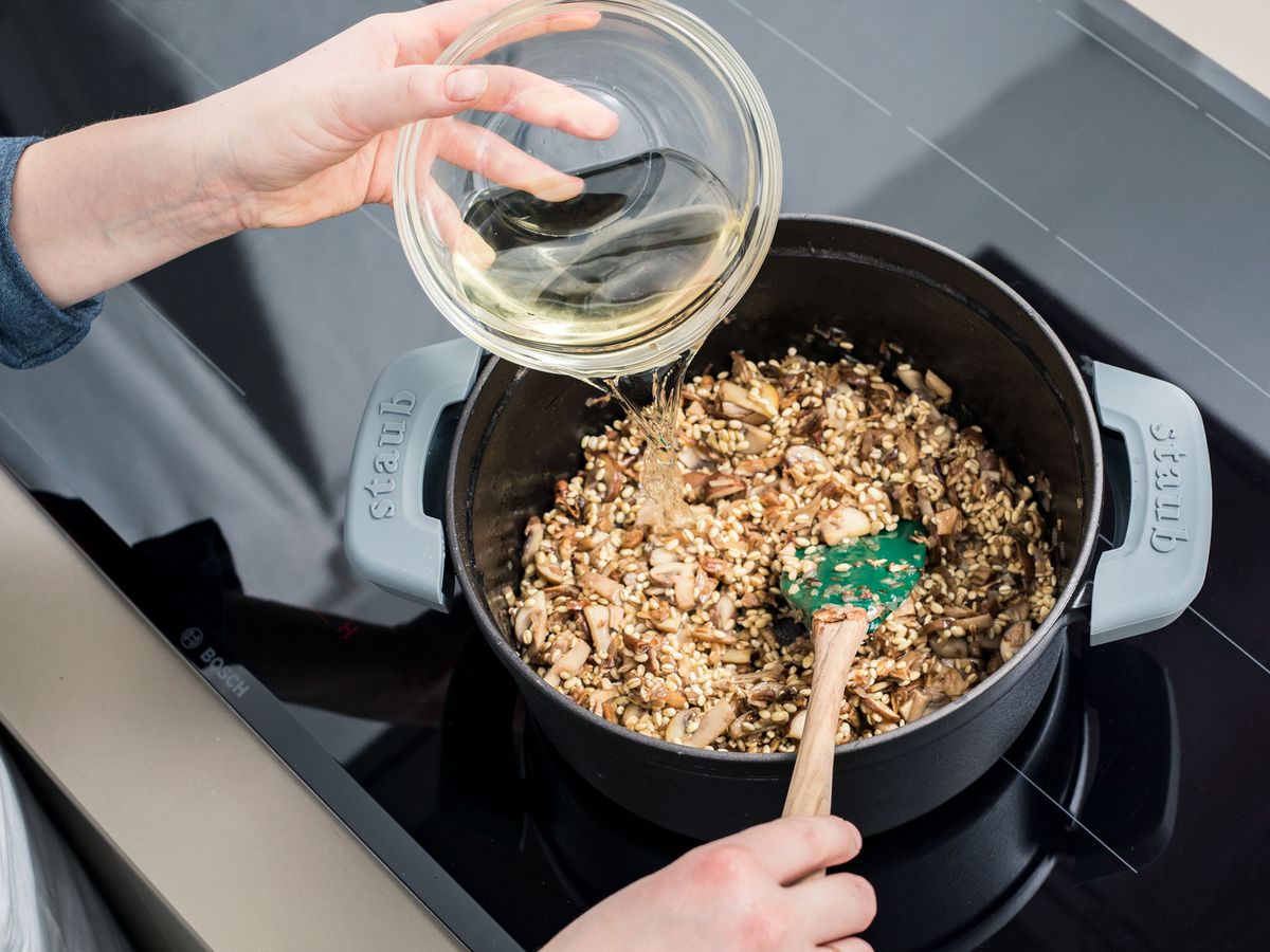 Mushroom-barley soup | Recipe | Kitchen Stories