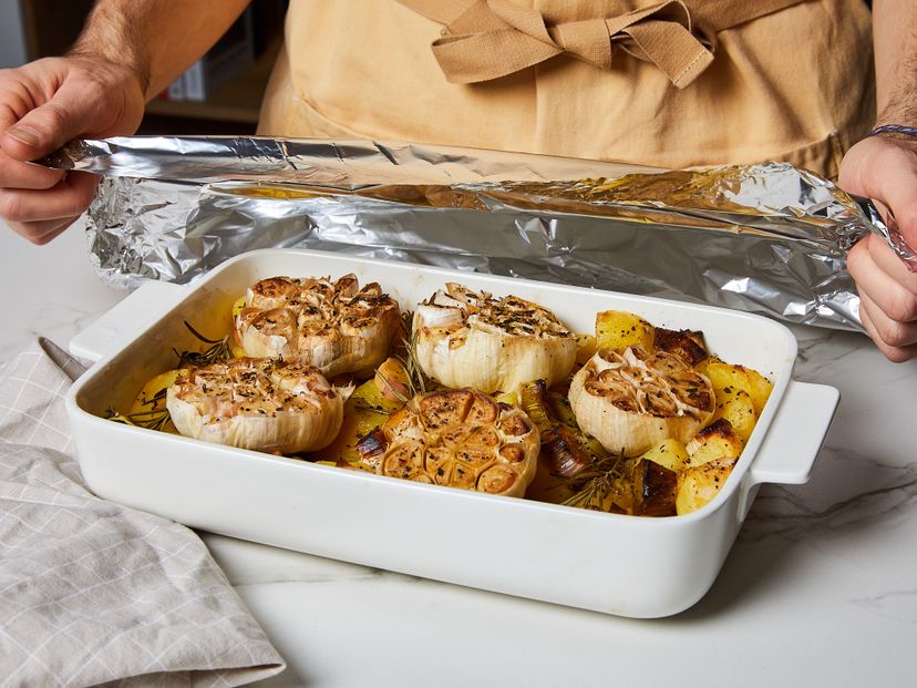 Does eating more garlic make people smell more attractive?