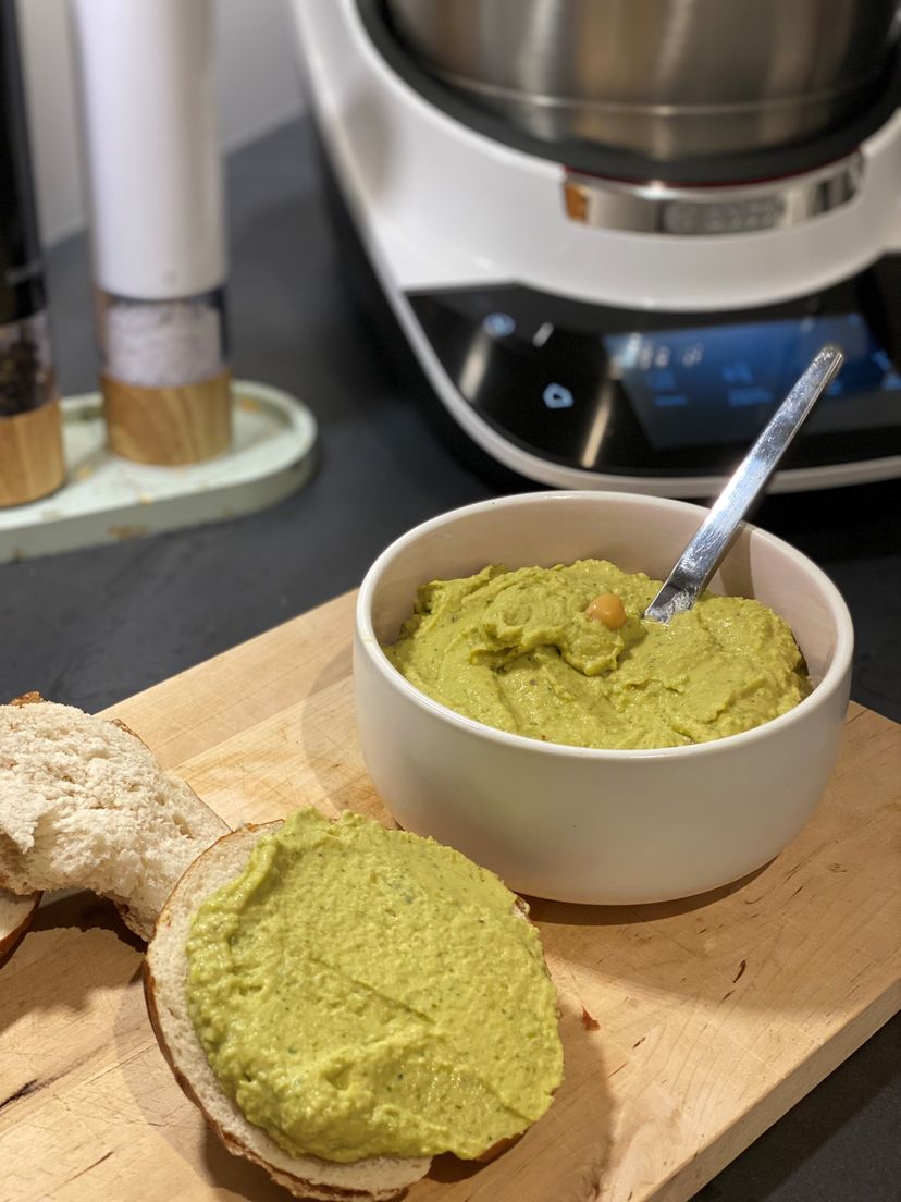 Grünes Erbsen-Hummus mit dem Cookit