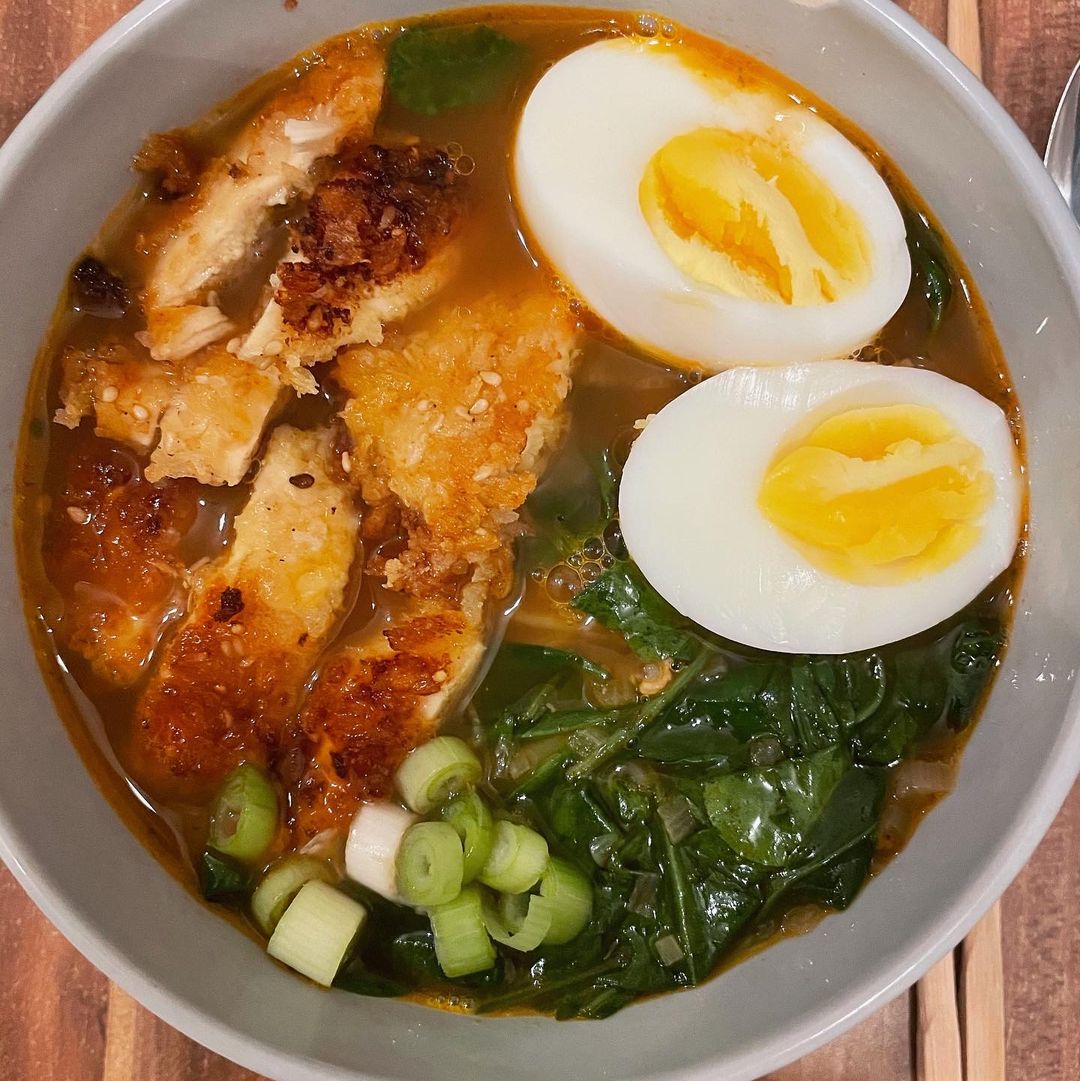 Scharfe Hühnchen Ramen