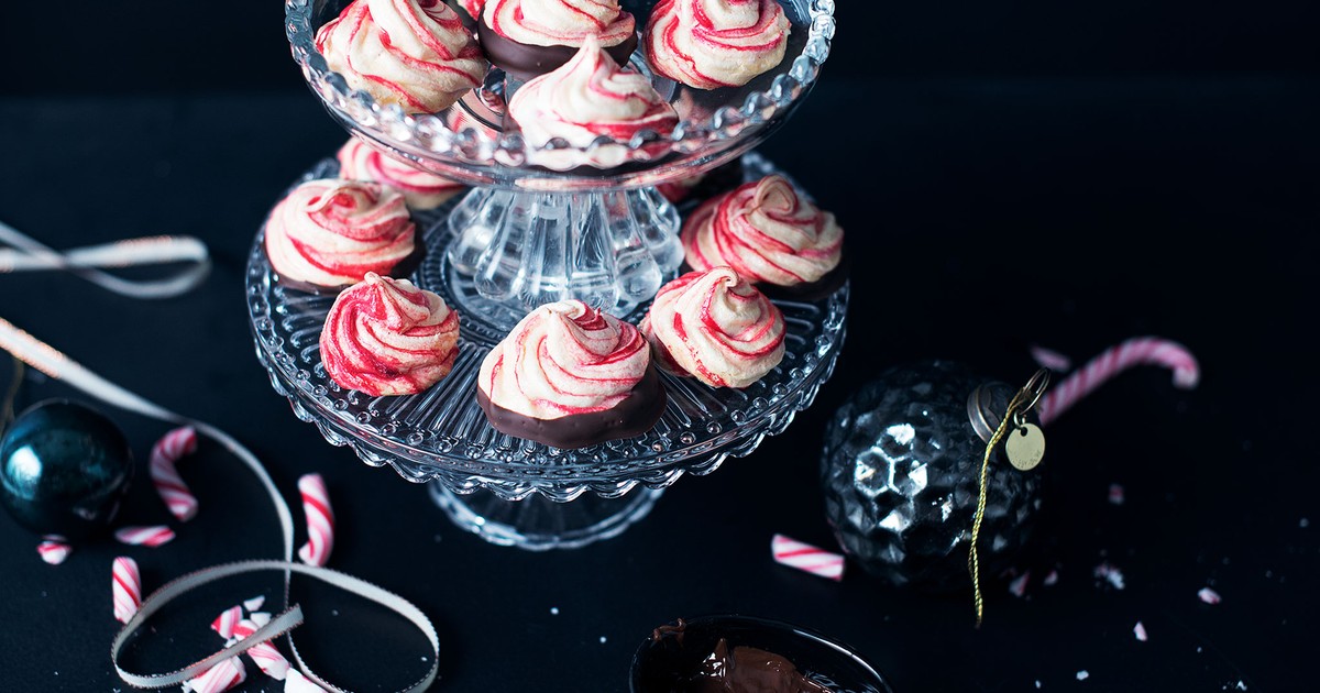 Candy cane meringues Recipe Kitchen Stories