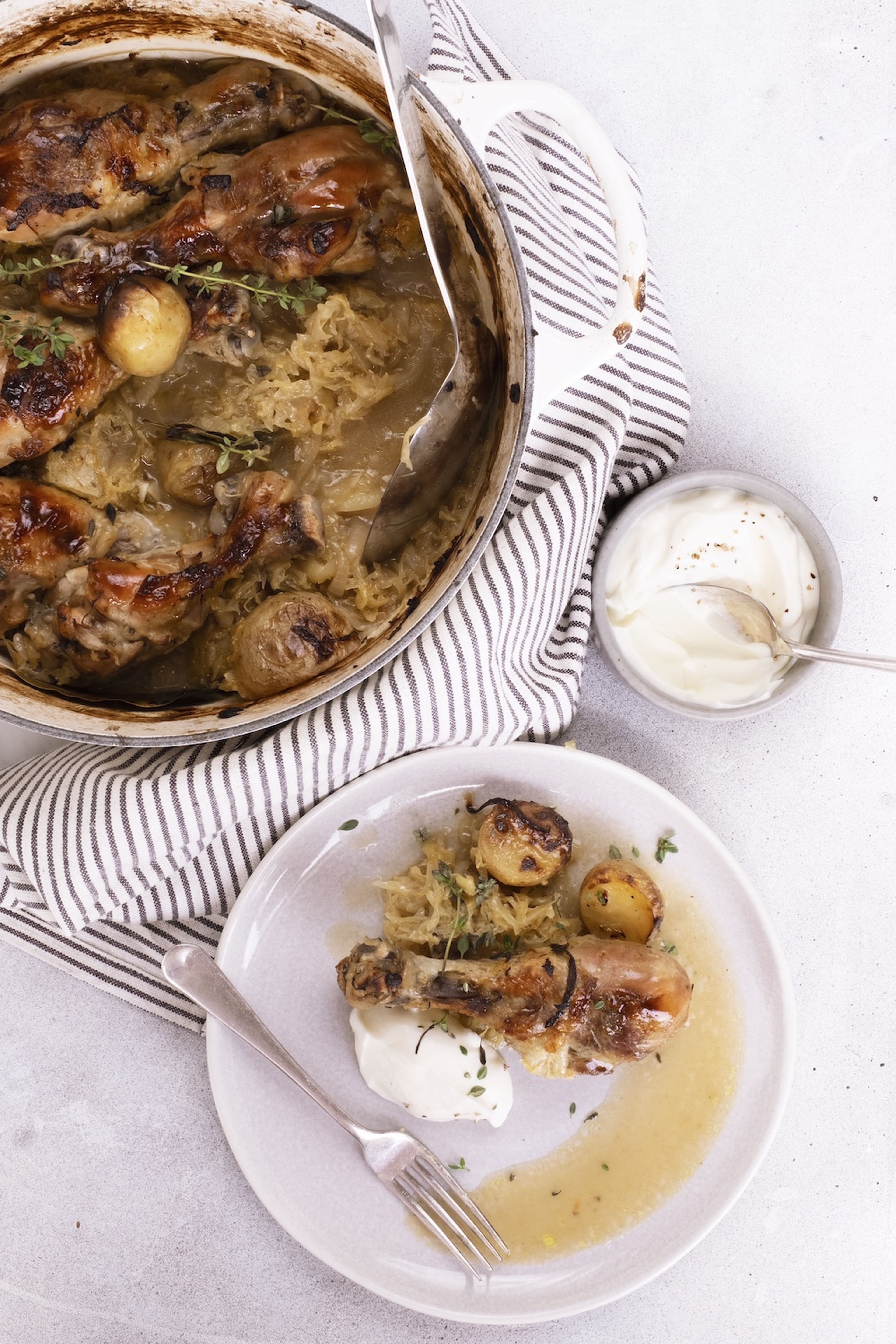 Geschmortes Sauerkraut-Huhn mit Kartoffeln & Sauerrahm