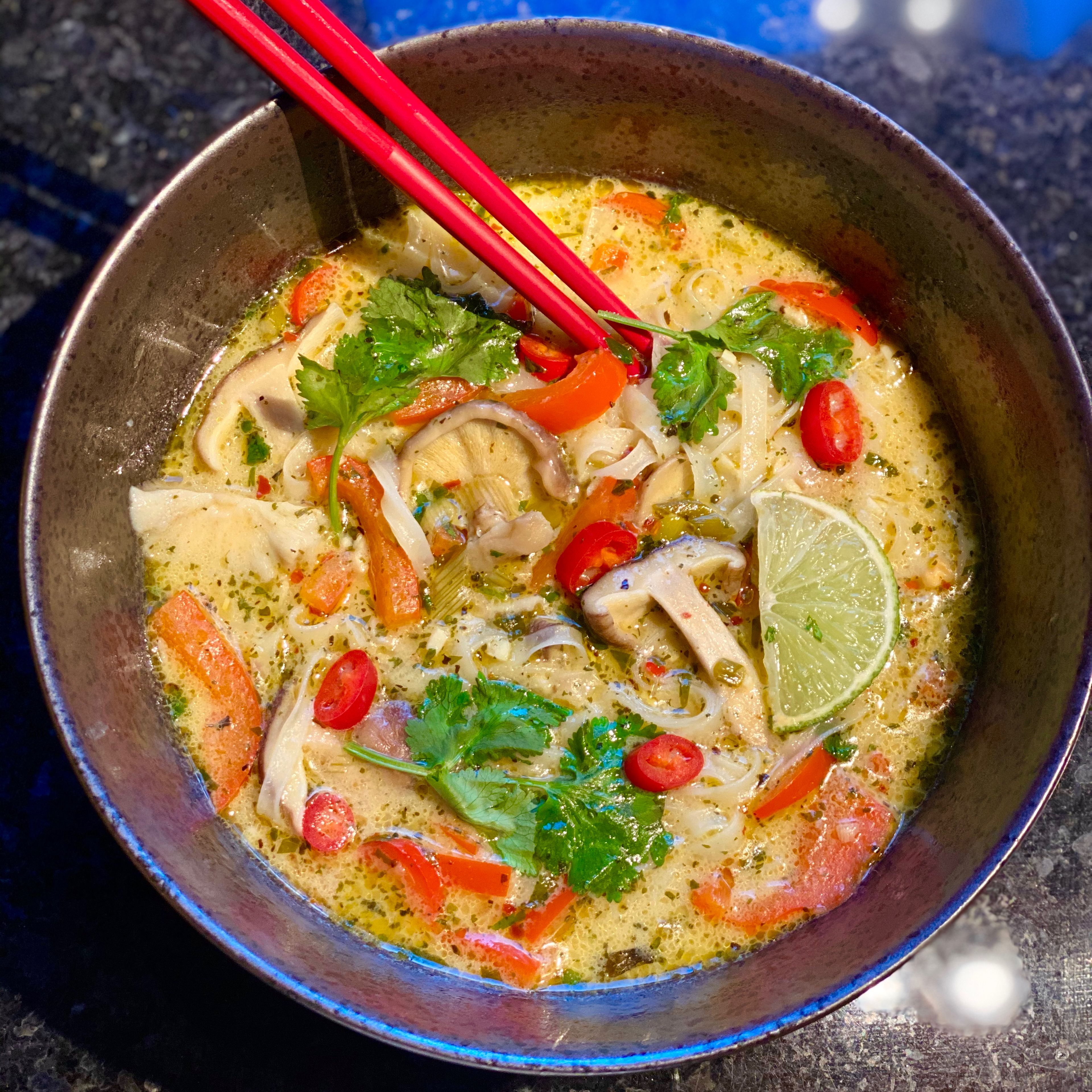 Green Thai curry soup with rice noodles