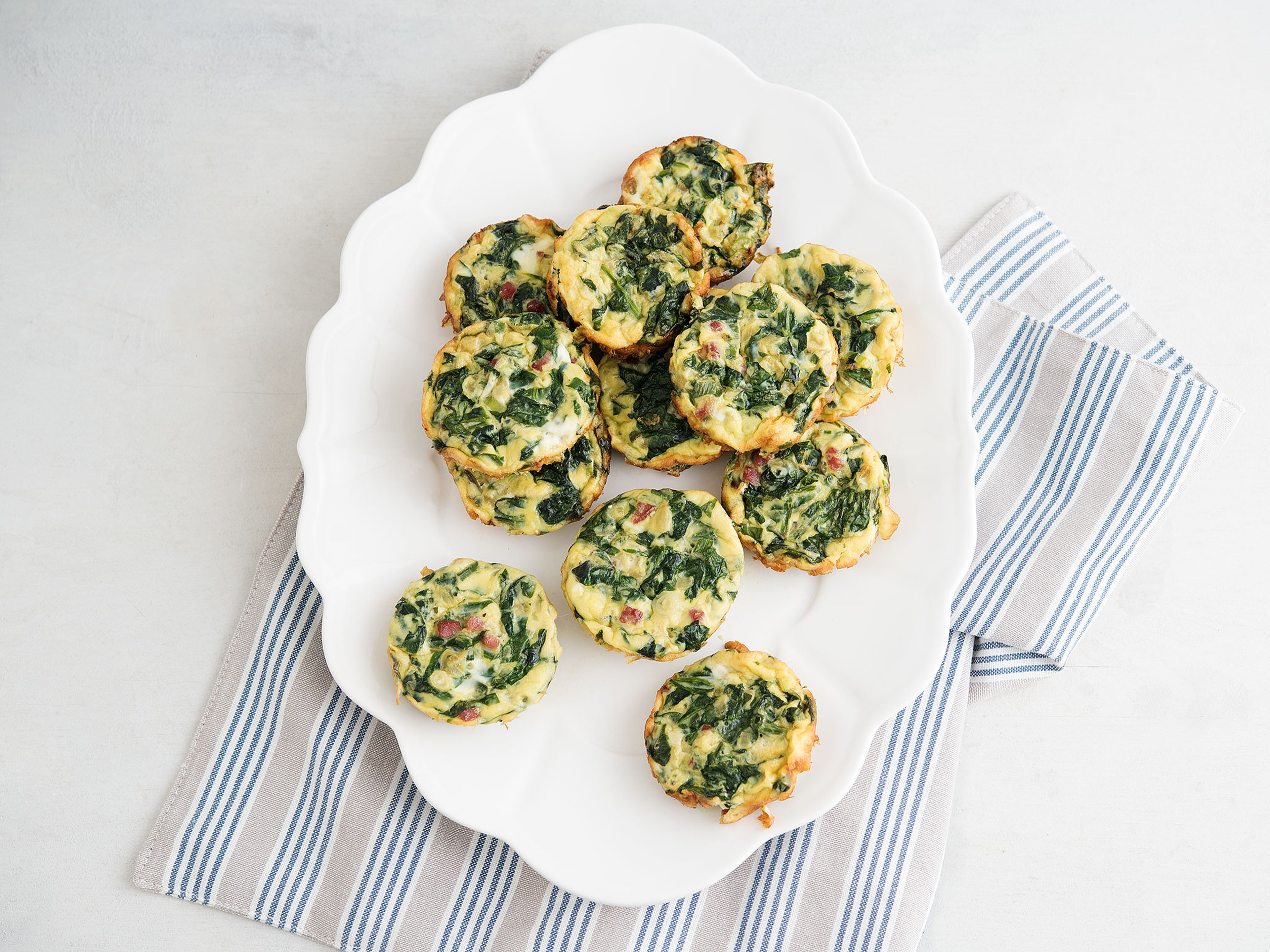 Mini-Frittatas mit Spinat und Speck