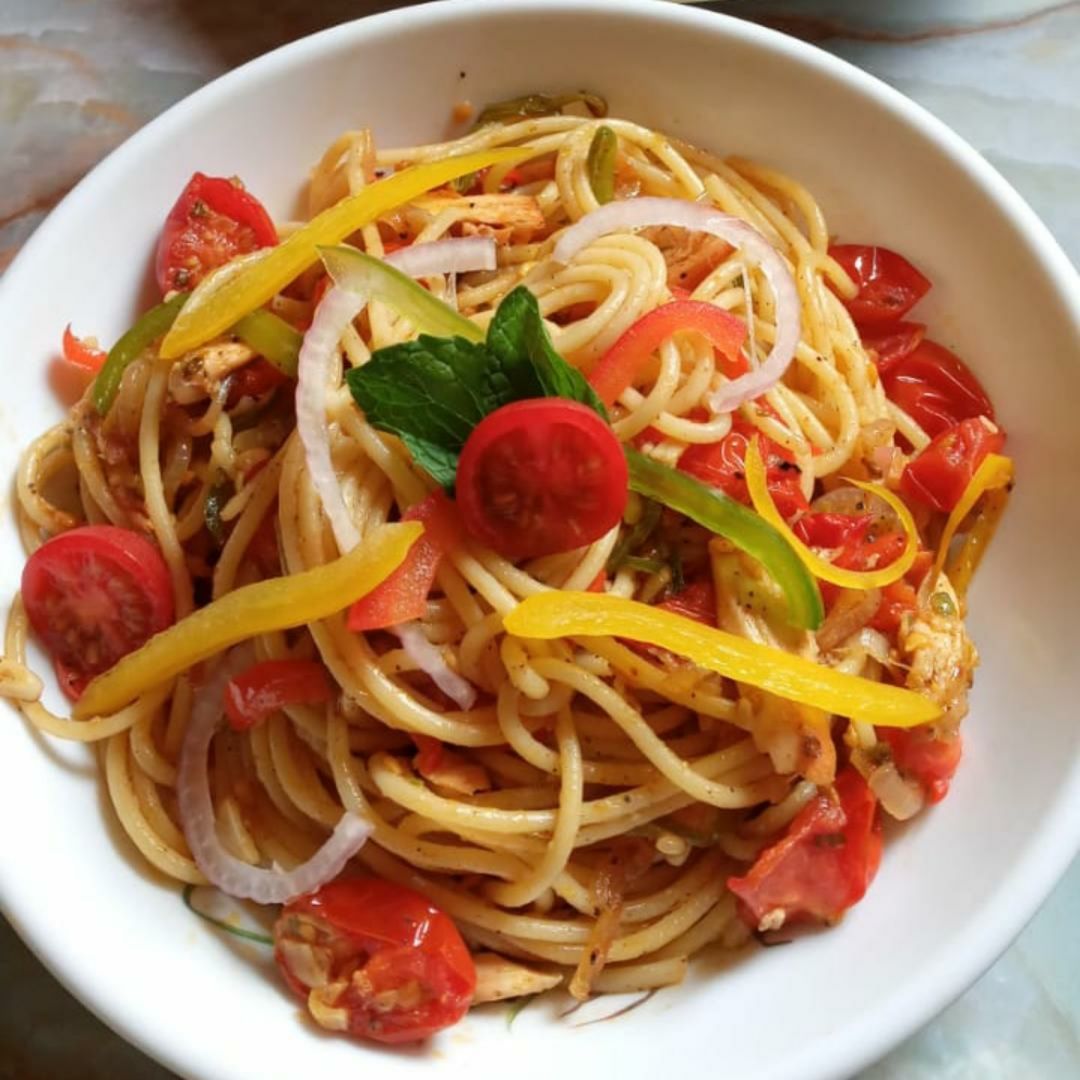 Spaghetti with Roasted Tomatoes, Bell peppers & Garlic