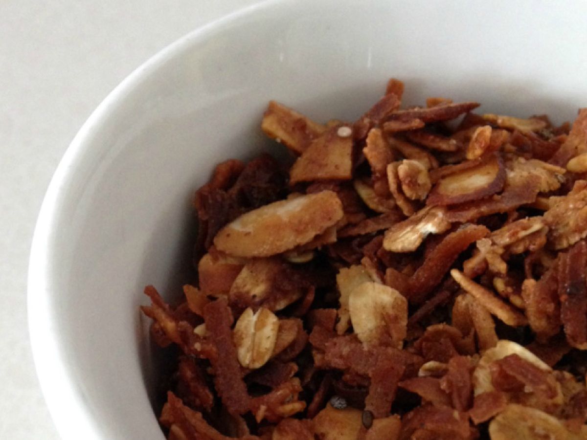 Coconut-almond granola | Recipe | Kitchen Stories