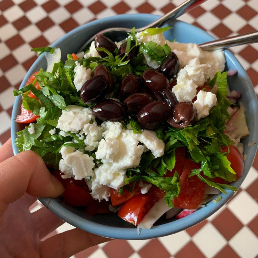 Knackiger mediterraner Salat mit Fenchel und Feta