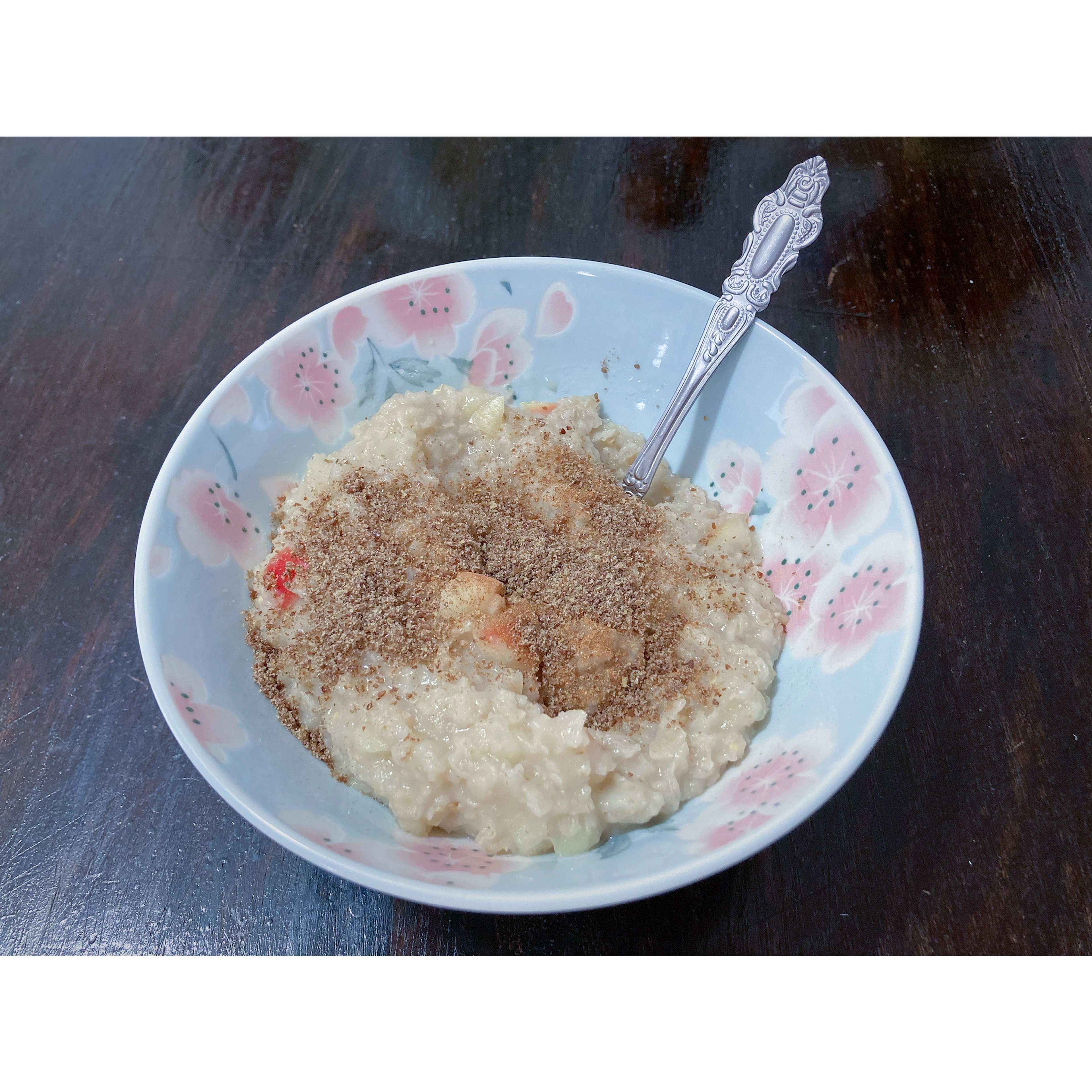 Nizie Making~ Apple Oatmeal Breakfast