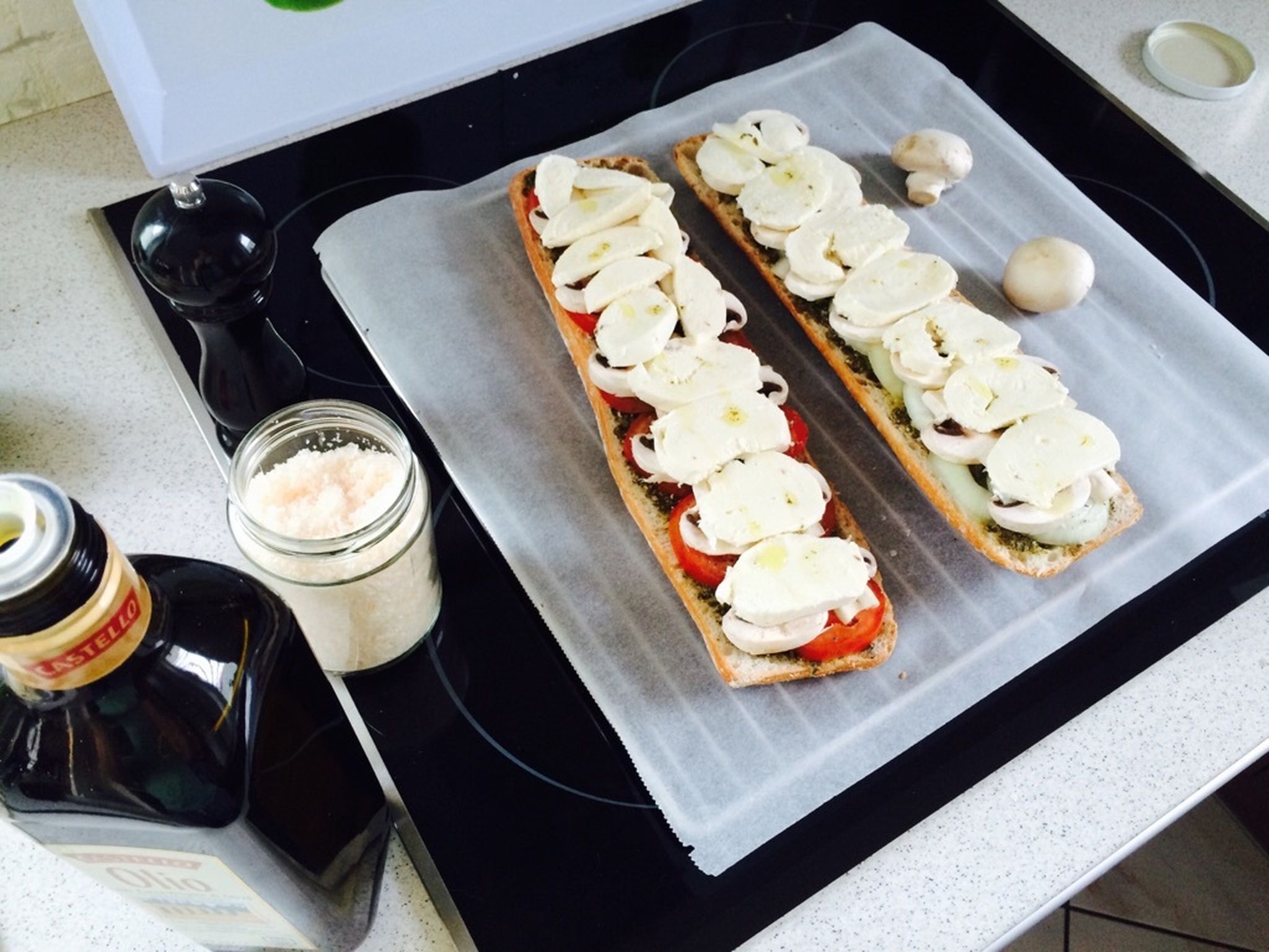 Ciabatta Caprese with prosciutto and arugula | Recipe | Kitchen Stories