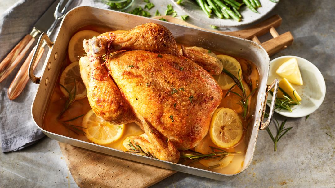 Ganzes Hähnchen mit grünen Bohnen in Knoblauchdressing