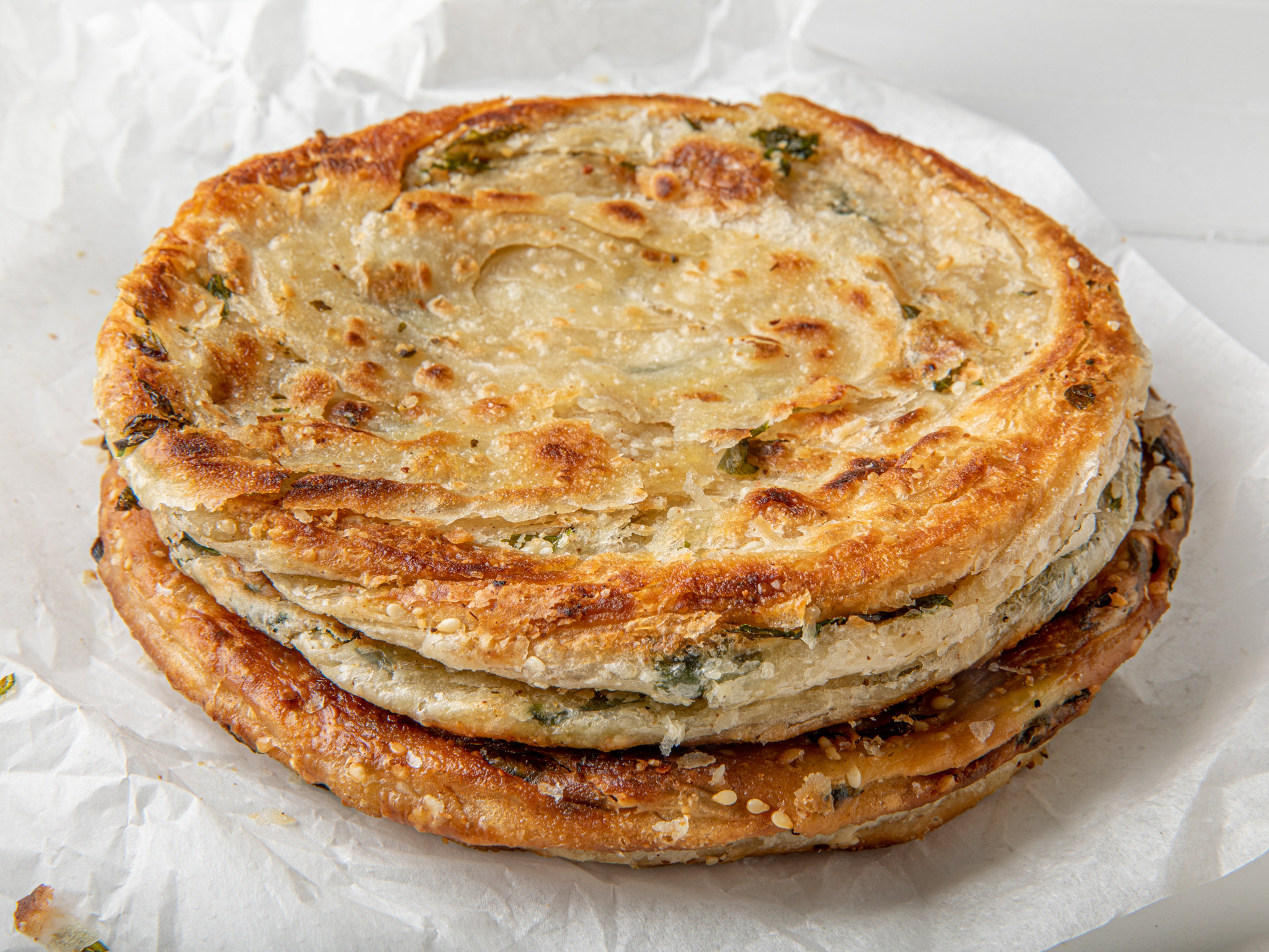 Geschichtete Bärlauch-Pfannkuchen sind unser liebster Frühlingsbote