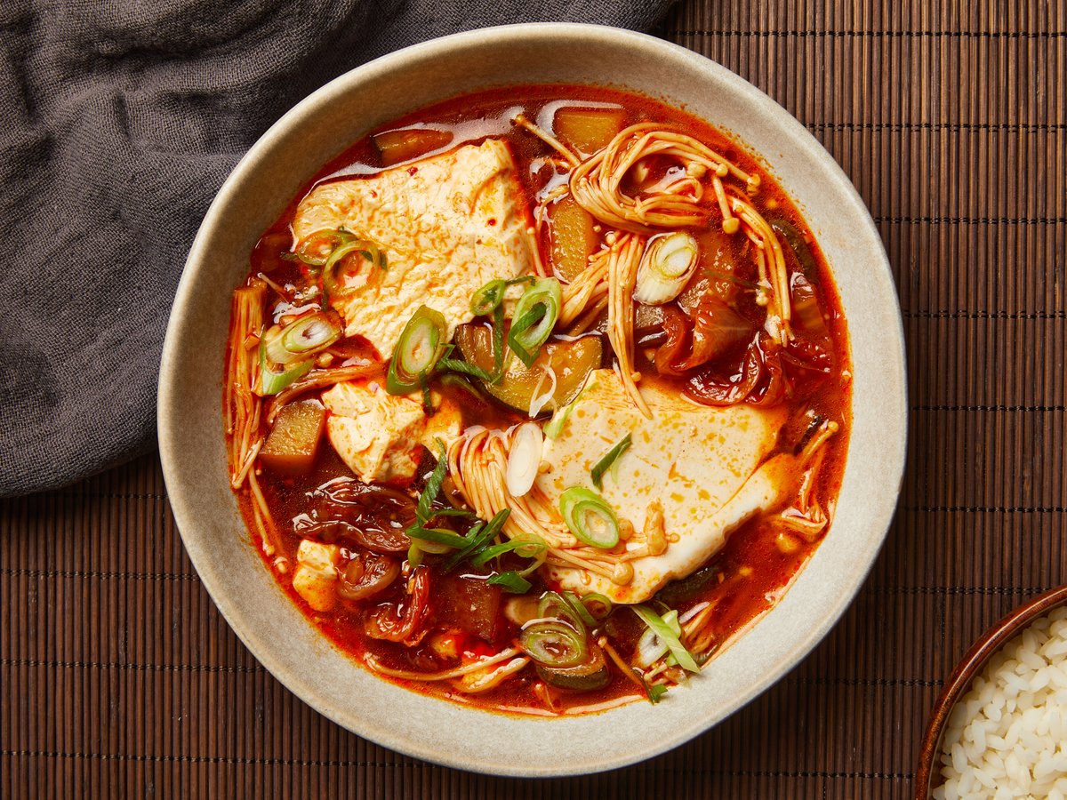 Sundubu jjigae (Korean soft tofu stew) | Recipe | Kitchen Stories