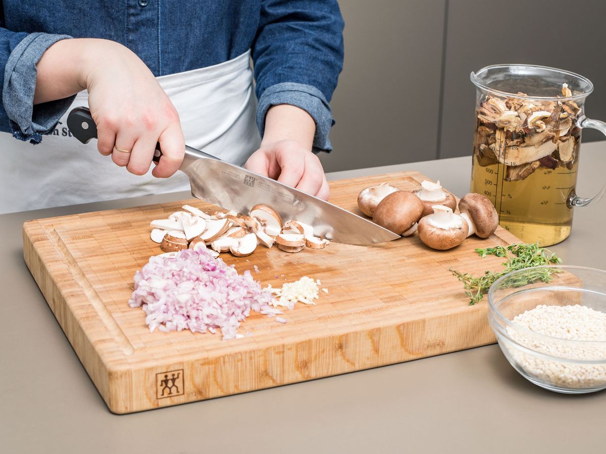 Mushroom-barley soup | Recipe | Kitchen Stories
