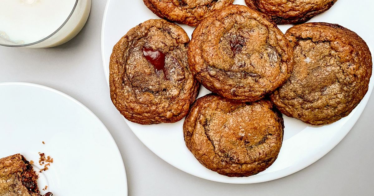 Außen knusprig, innen weiche Chocolate Chip Cookies | Rezept | Kitchen ...