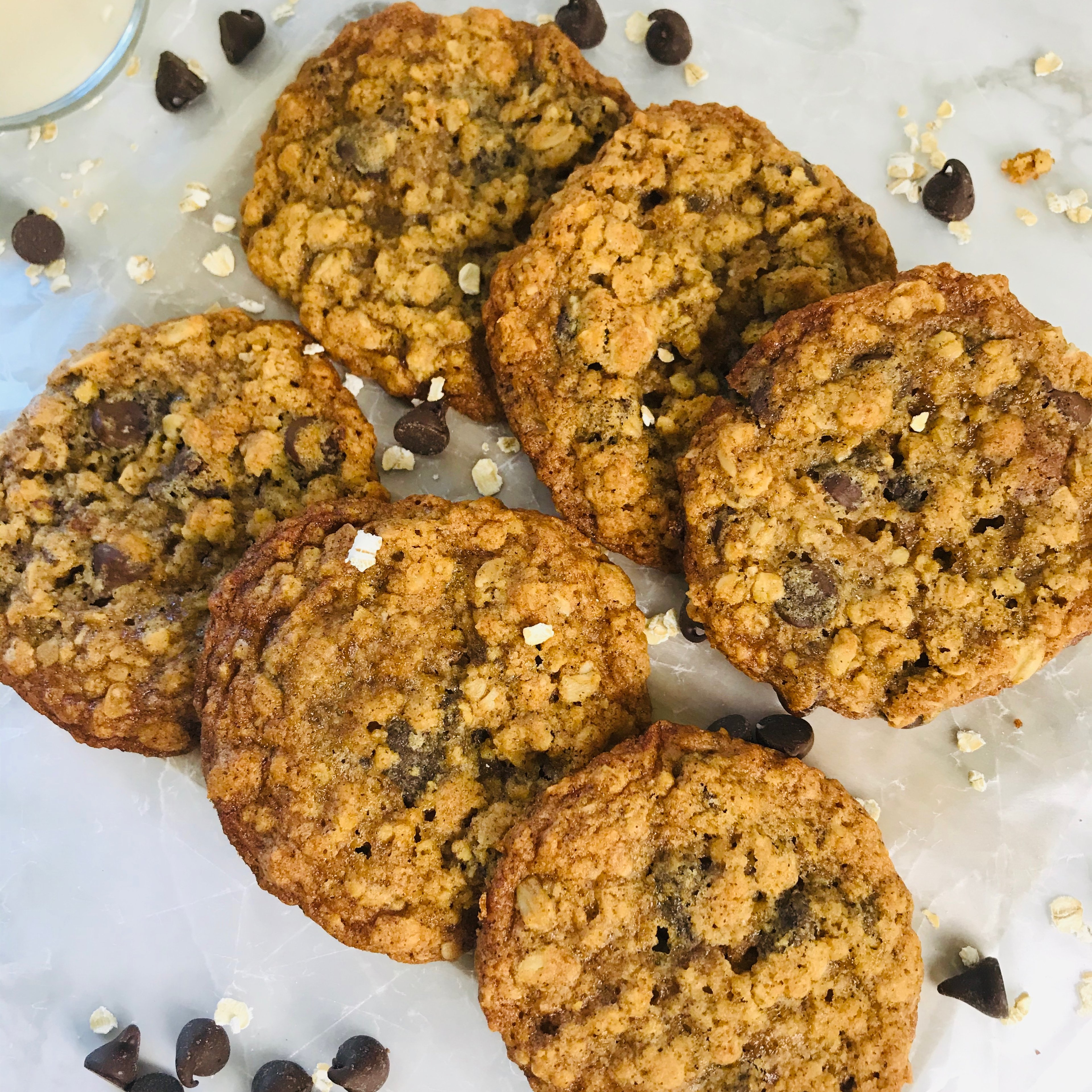 Chocolate Chips and Cinnamon Oatmeal Cookies