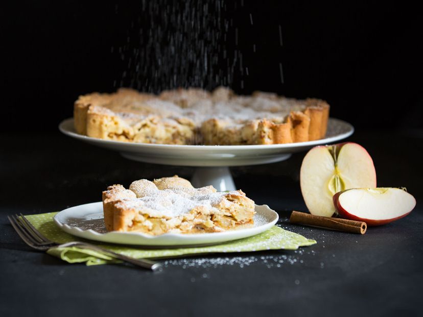 Apple and nut pie