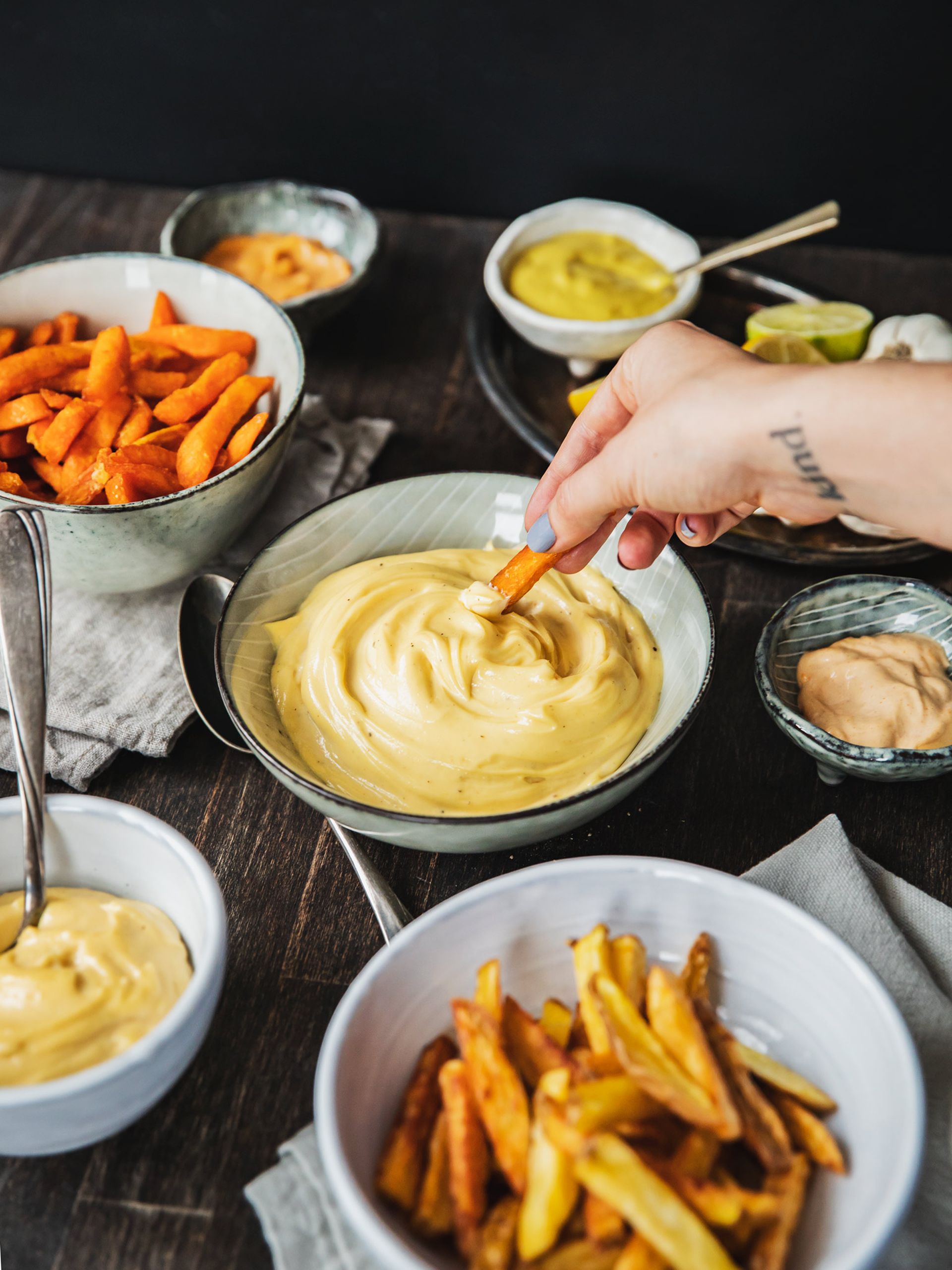 Aioli und Mayonnaise blitzschnell selber machen Stories Kitchen Stories