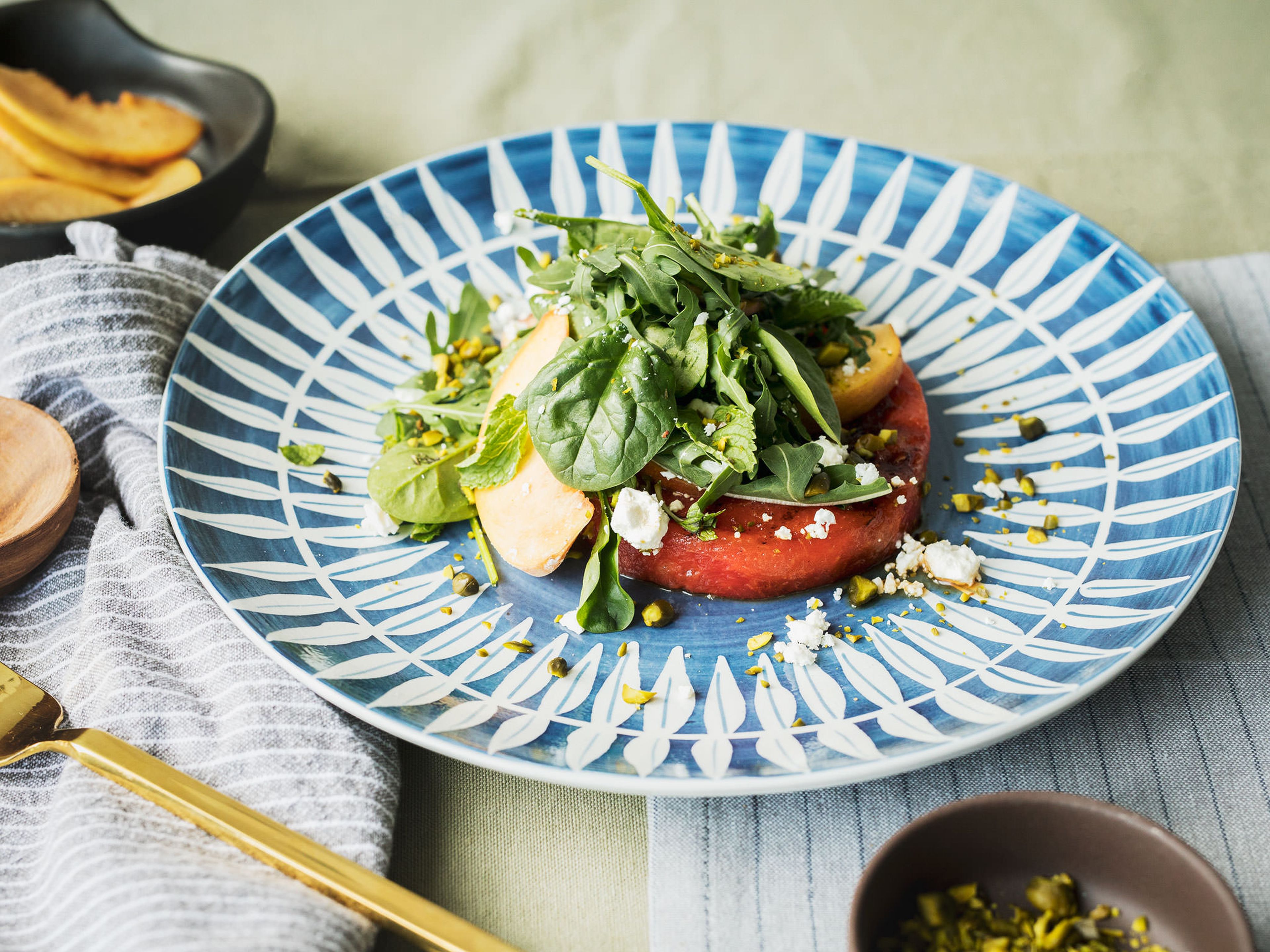 Gegrillter Wassermelonensalat mit Pfirsich