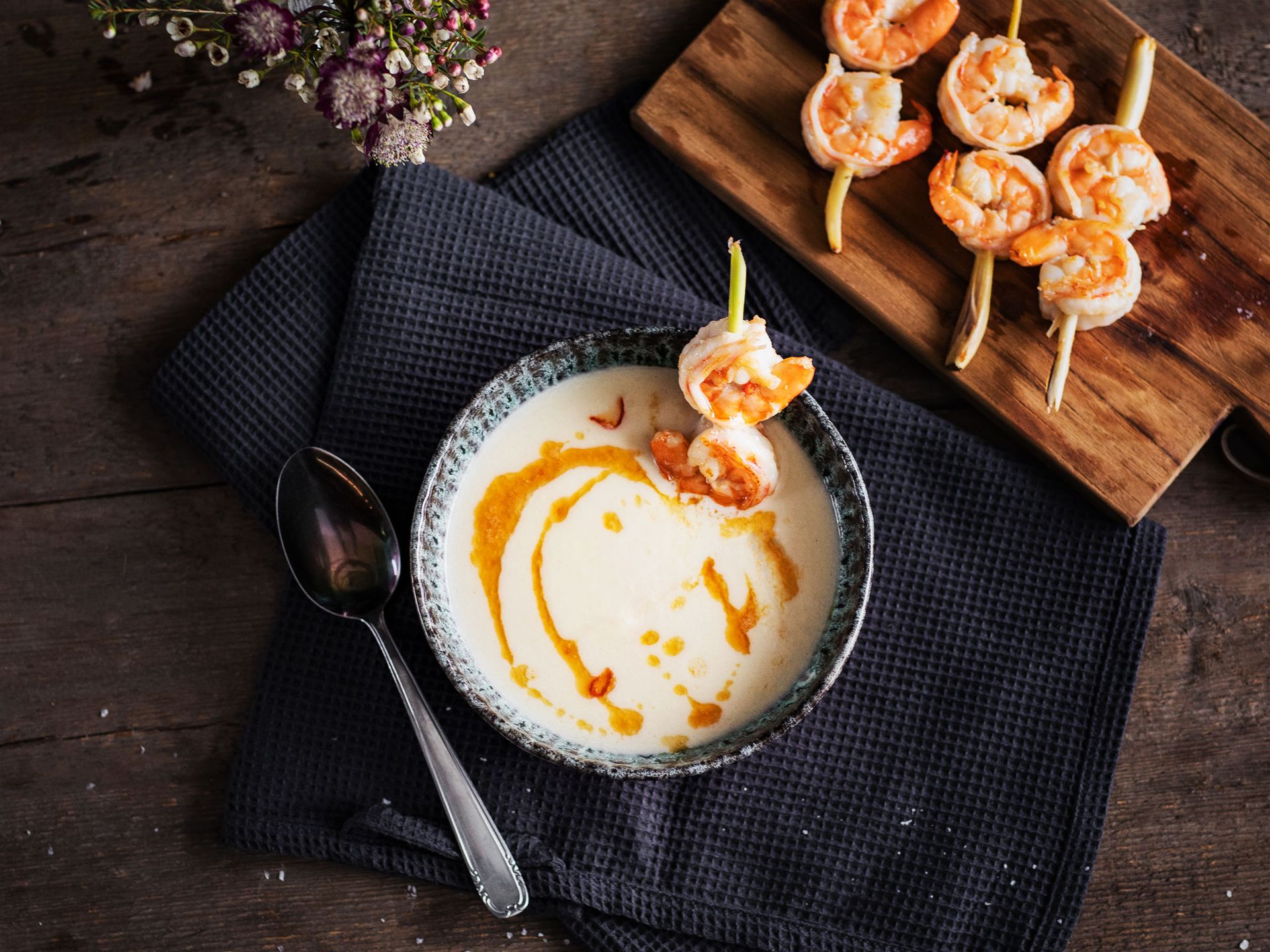 Cauliflower coconut soup with shrimps