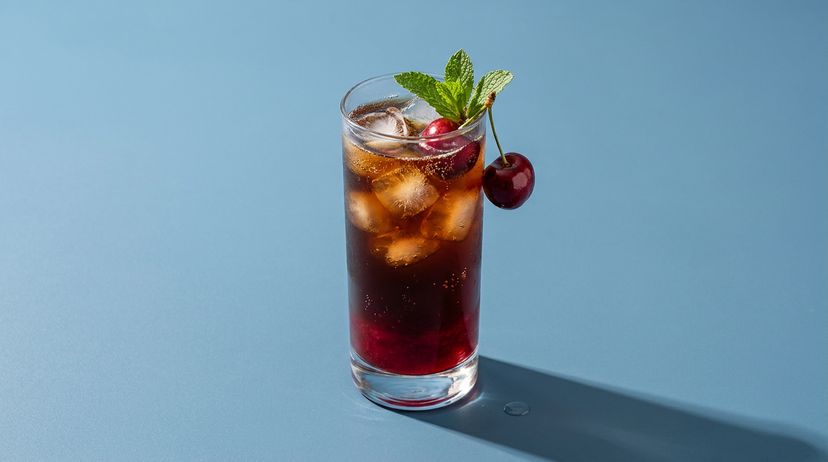 Erfrischender Kirsch-Cold-Brew für heiße Nachmittage