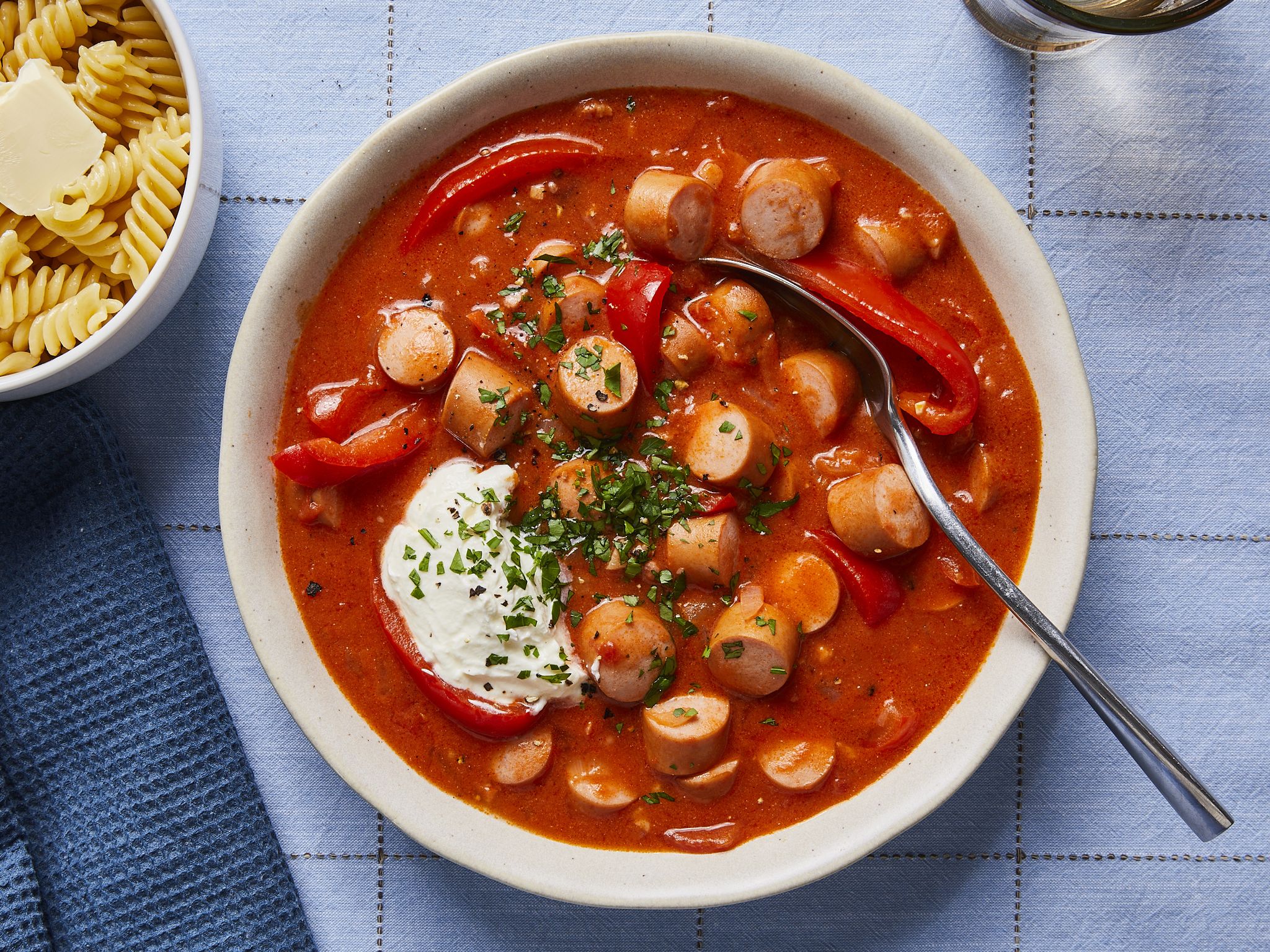 Schneller Würstchen Gulasch für die ganze Familie | Rezept | Kitchen ...