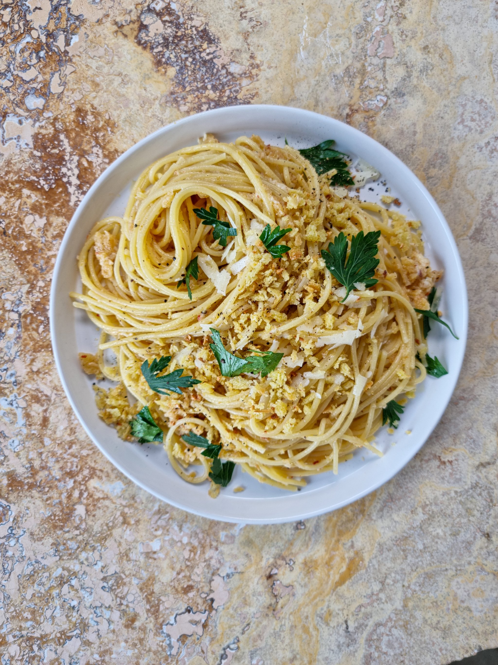 Pasta with anchovies and garlic breadcrumbs | Recipe | Kitchen Stories