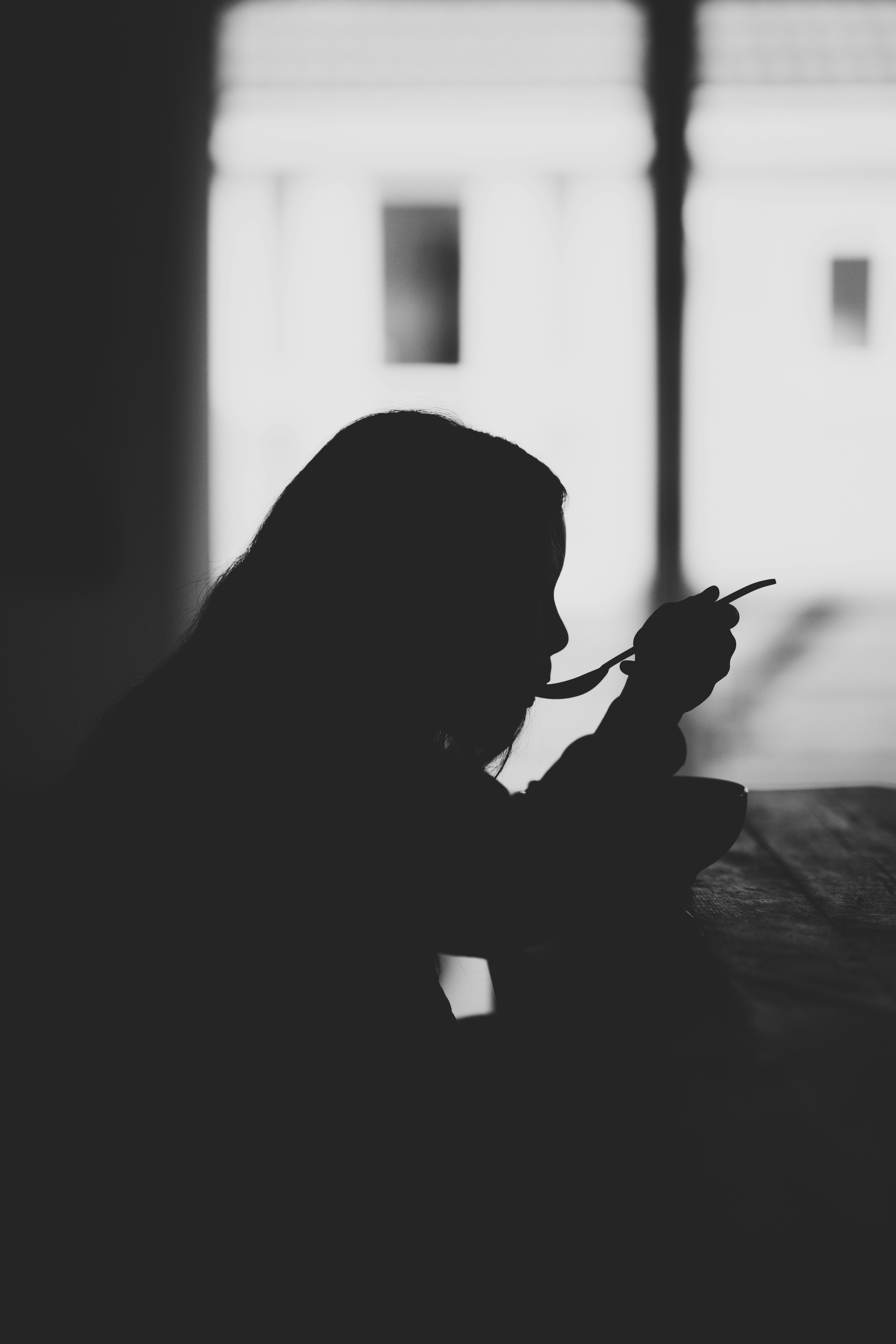 Late night eating in teens might be due to biological clocks