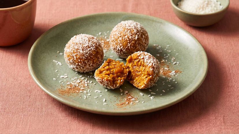 Herbstliche Kürbis-Energy-Balls selber machen