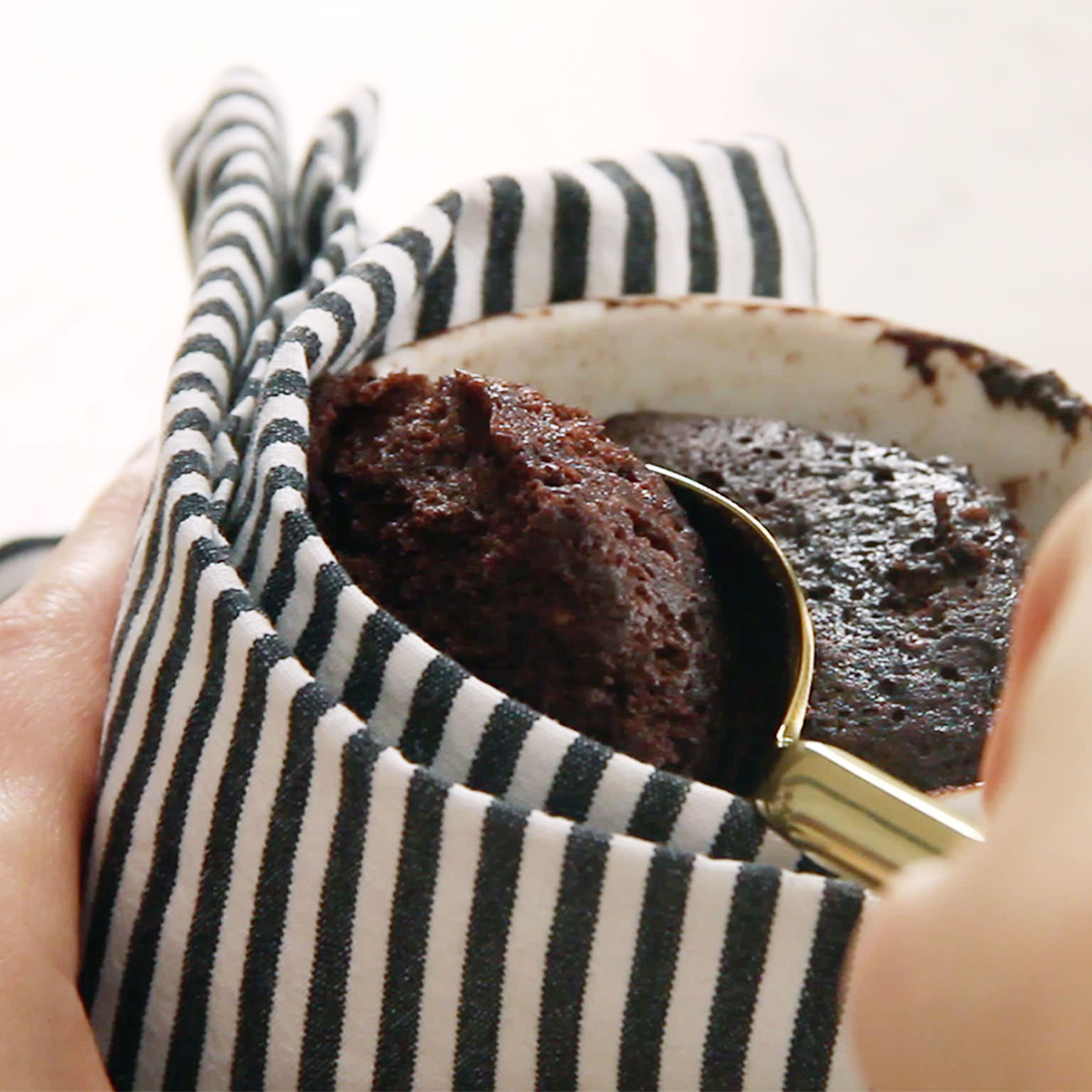 Mug cake (Ready in 5 minutes)