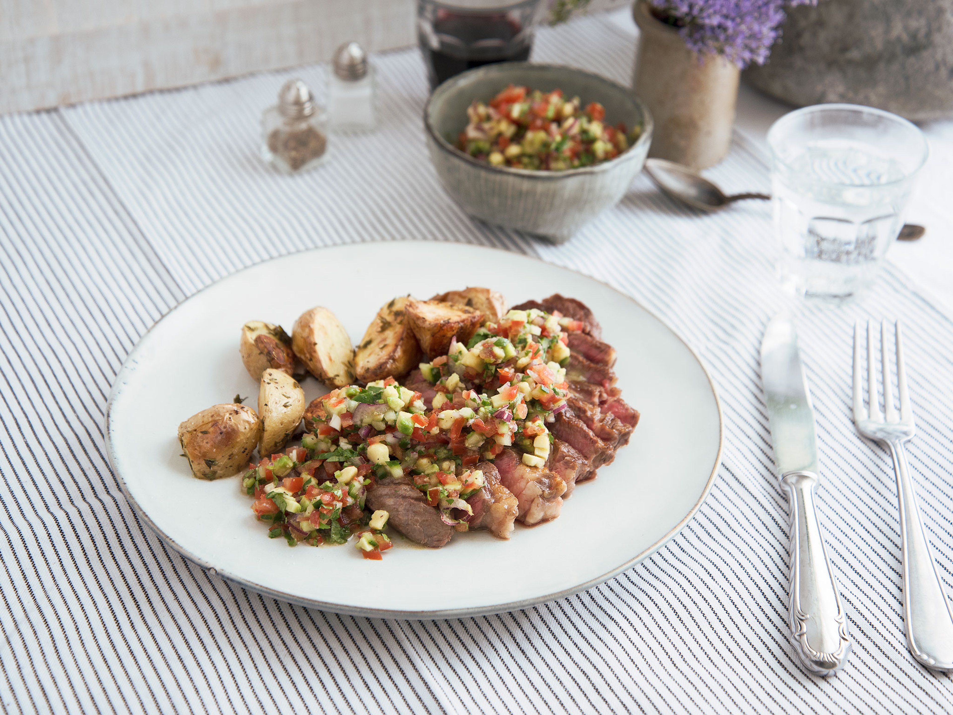 Grilled steaks with pico de gallo