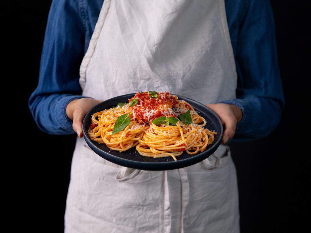 5-ingredient spaghetti with tomato poached eggs