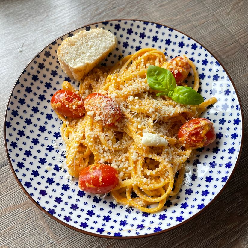 Cremige Tomaten-Cashew Pasta